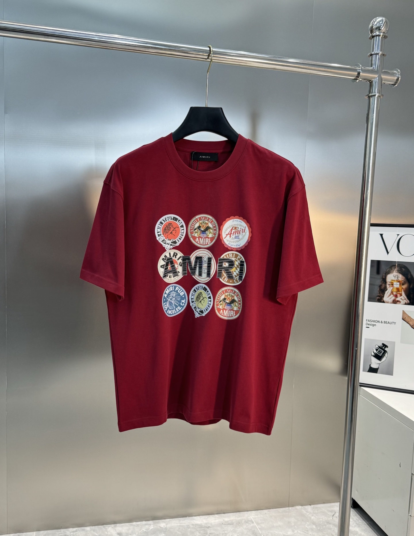 
        AMIRI*25s新款圆领T恤.男女同款！基础款字母印花.色彩层析分明.简单明了的理念