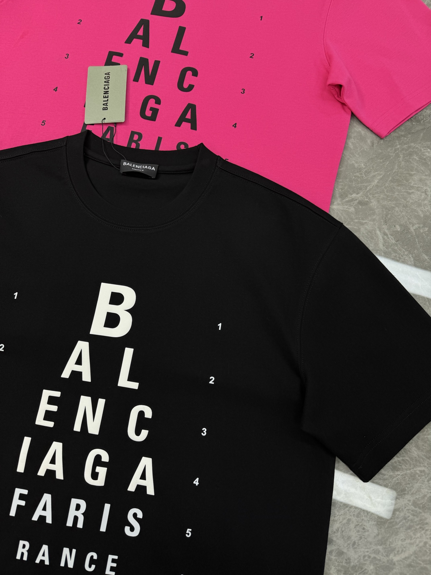 
 BALENCIAG*巴黎世*25s新款T恤.男女同款推荐！高克重300g纯棉面料，柔软舒适.透气吸汗