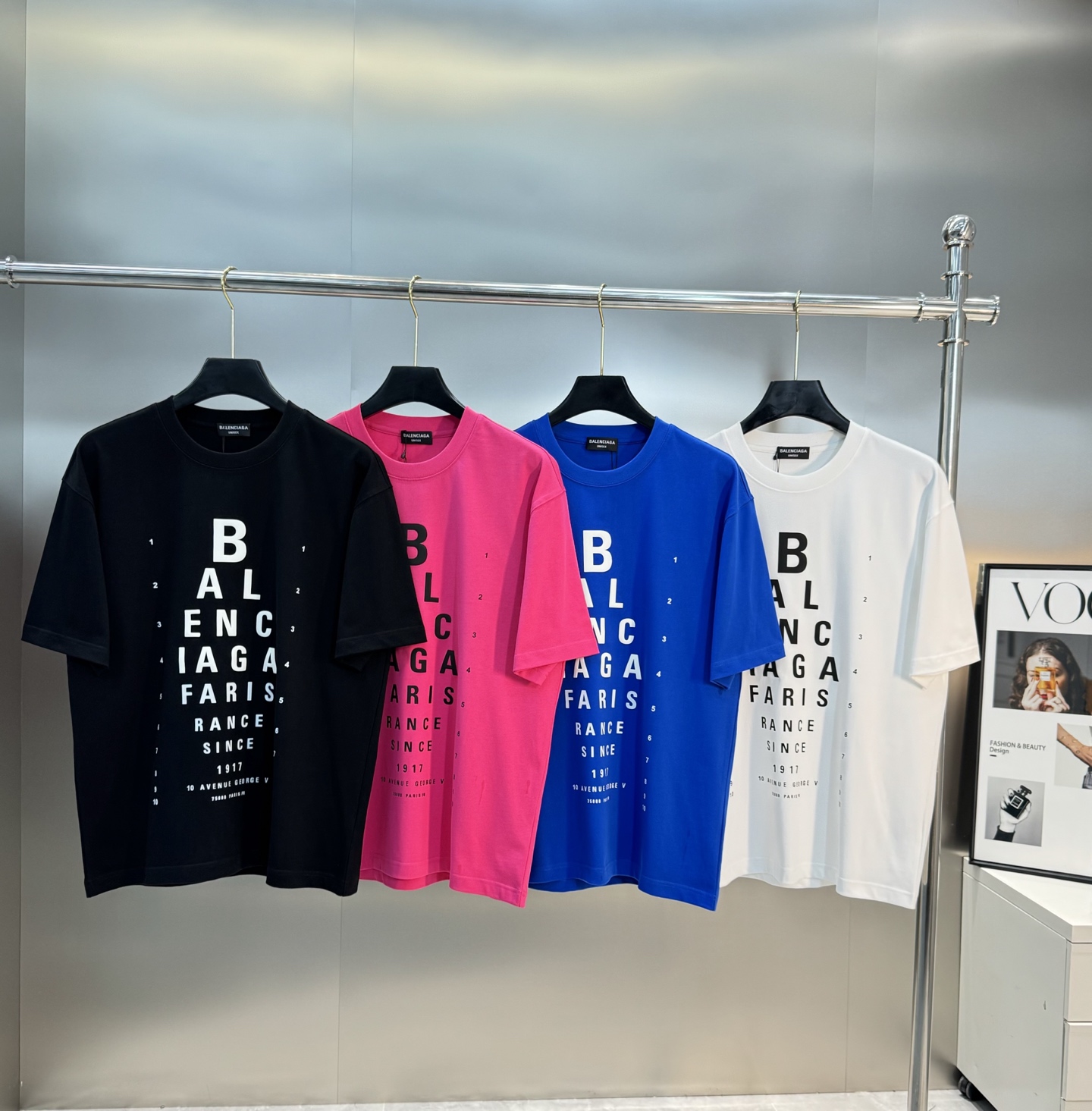 
 BALENCIAG*巴黎世*25s新款T恤.男女同款推荐！高克重300g纯棉面料，柔软舒适.透气吸汗