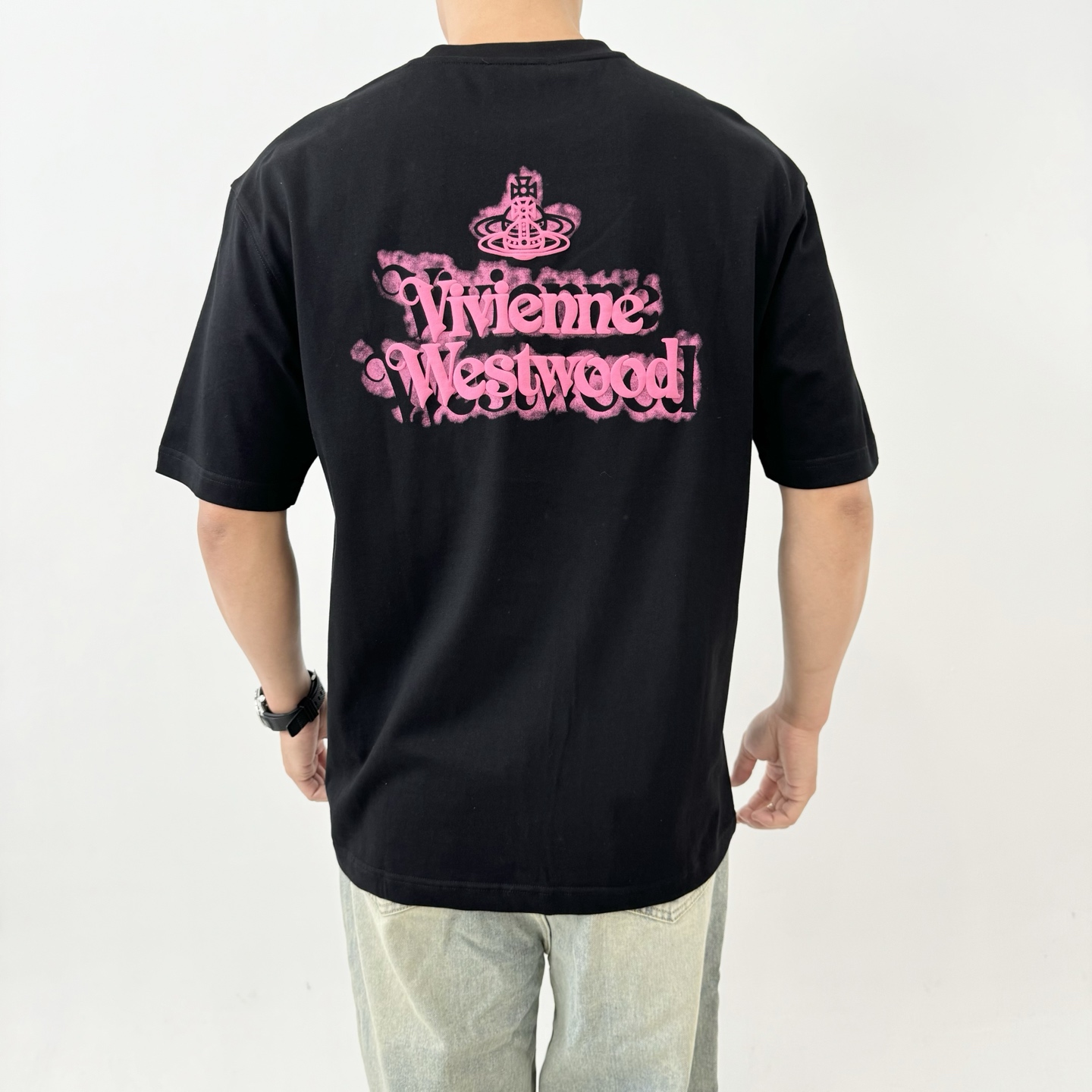 NO:123765,Vivienne Westwood Queen Mother 25s new model is available. The same model for men and women!  The original quality of the British niche brand. The brand that has become popular recently. The high-end custom 300g pure cotton fabric is comfortable and soft!  I recommend my favorite styles to all old fans!  Advanced three-dimensional hot painting design. Color black and white. S-3XL/145 jin recommended L, alexander wang19860909Vivienne Westwood西太后25s新款上架.男女同款！英国小众品牌原单品质.近期大火一把的品牌.高级定制300g纯棉面料舒适柔软！超级喜欢的款式推荐给各位老粉！高级立体烫画设计.颜色黑色.白色.码数S-3XL/145斤建议L,,alexander wang,Men's clothing