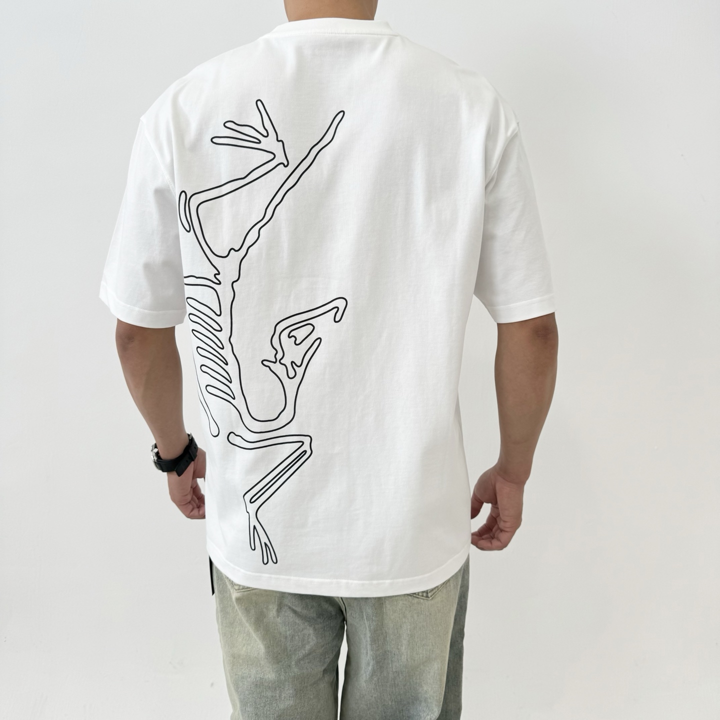 NO:123768,ARC'TERY*'s ancestor - Bird 25s popular products recommended. The same style as men and women!  High-quality and high-end version, this large-area letter graphic logo three-dimensional hot painting design on the chest and back. The pink design is especially fresh, making the entire pattern extremely three-dimensional!  Color black, white, gray, S-3XL micro-expanded version!  (/jin recommended L), alexander wang19860909ARC'TERY*始祖-鸟25s爆款推荐.男女同款！高品质高版本,此款胸前及后背大面积字母图形Logo立体烫画设计.撞粉色设计尤为新鲜.使得整个的图案极为立体！颜色黑色.白色.灰色.码数S-3XL微扩版型！（/斤建议L）,,alexander wang,Men's clothing