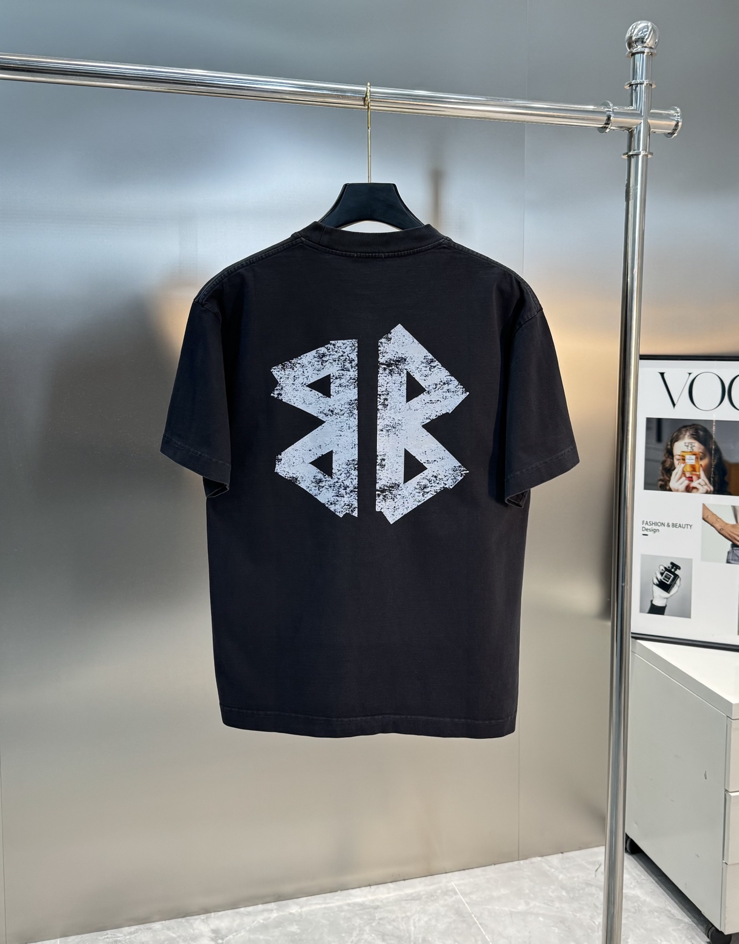 
balenciag*巴黎25s新款圆领T恤.重水洗潮牌T恤！男女同款～不同工艺呈现不一样的视觉感受，立