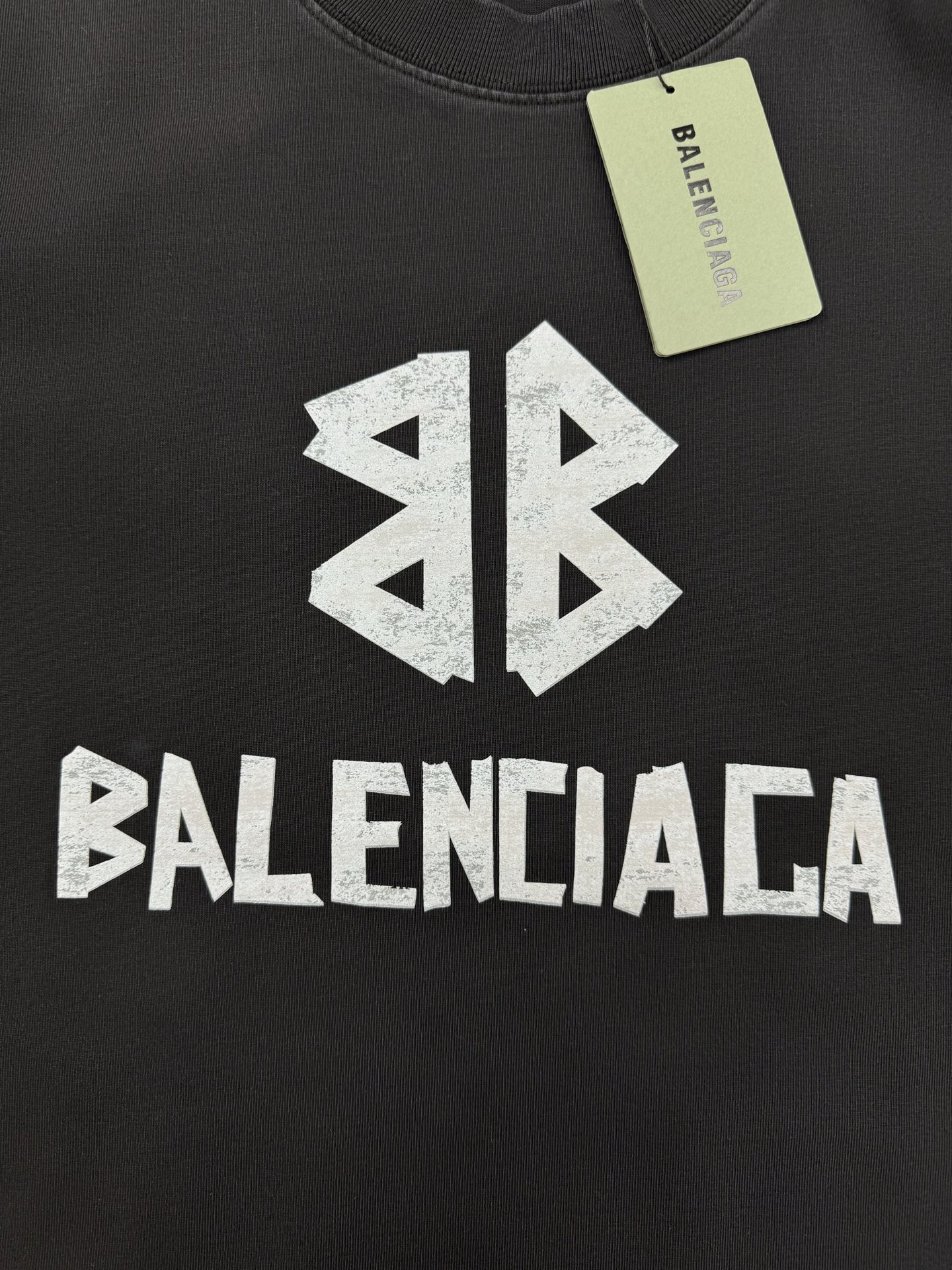 
balenciag*巴黎25s新款圆领T恤.重水洗潮牌T恤！男女同款～不同工艺呈现不一样的视觉感受，立