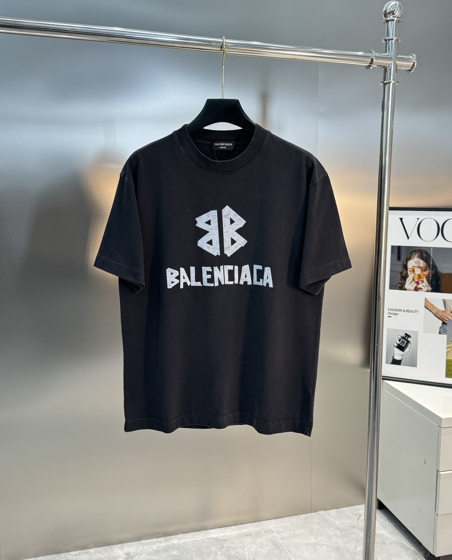 
balenciag*巴黎25s新款圆领T恤.重水洗潮牌T恤！男女同款～不同工艺呈现不一样的视觉感受，立