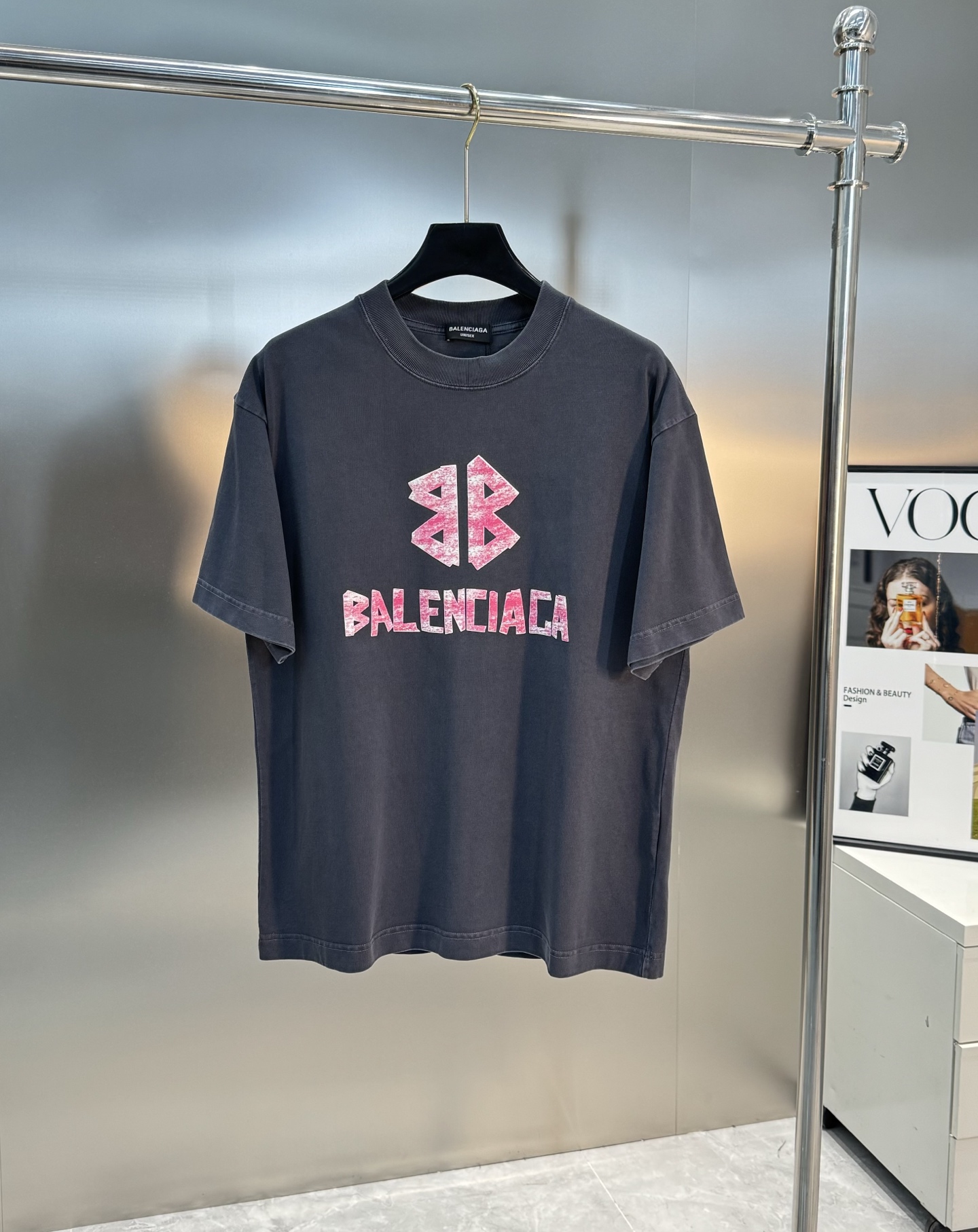 
balenciag*巴黎25s新款圆领T恤.重水洗潮牌T恤！男女同款～不同工艺呈现不一样的视觉感受，立