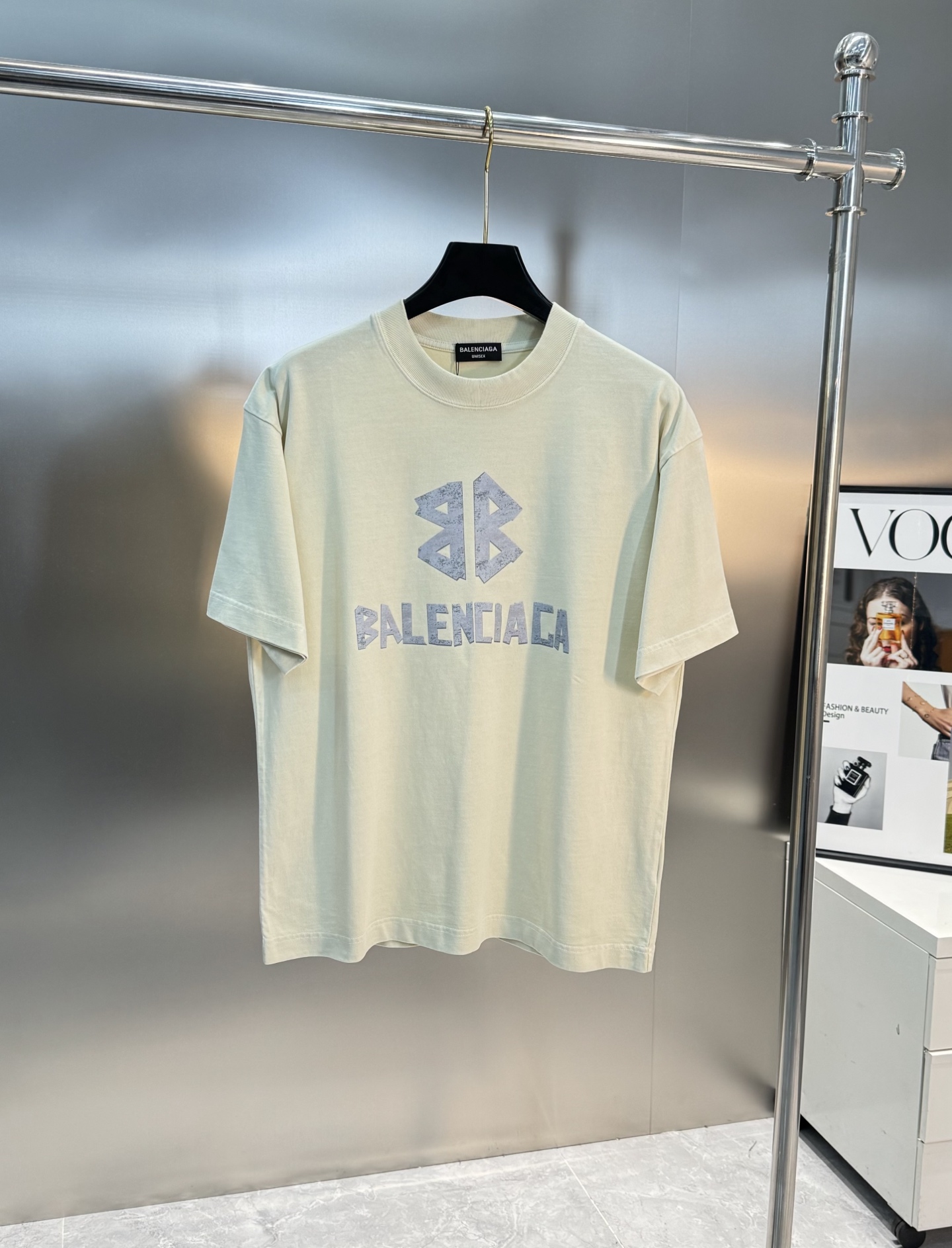 
balenciag*巴黎25s新款圆领T恤.重水洗潮牌T恤！男女同款～不同工艺呈现不一样的视觉感受，立