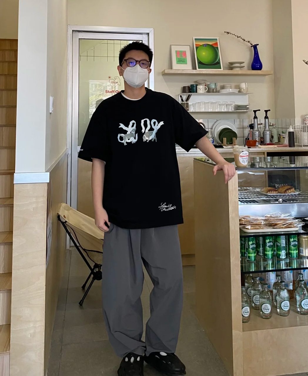 NO:123780,Donkey brand*25s new pure cotton short-sleeved style!  The same style for men and women!  The brand graphics feature icons, creating the most popular and trendy icon in 2025. Selected 280g comfortable pure cotton fabric. It feels soft and comfortable and breathable. The elements of the donkey are all in the market, and are created with printing technology. It is a perfect work!  !  !  Color black, white, rose red, code number S-3XL micro-expanded version!  (175/jin recommended L), louis vuitton,louis vuitton,t-shirt,alexander wang19860909驴牌*25s新款纯棉短袖！男女同款！品牌图形以标志性的元素做为特色,成就2025最火最潮的icon..甄选280g舒适纯棉面料.手感柔软上身舒适透气..驴家元素齐上阵,印花工艺打造.不失美感 完美之作！！！颜色黑色.白色.玫红.码数S-3XL微扩版型！（175/斤建议L）,,louis vuitton,louis vuitton,T-shirt,alexander wang,Men's clothing