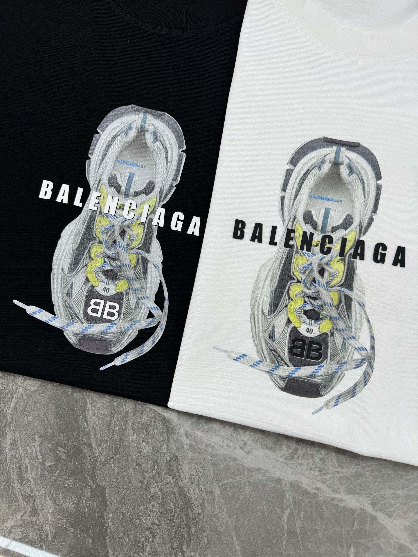 
Balenciag*巴黎*新款T恤.25S男女同款！胸前巴黎世家老爹鞋立体印花设计.每个颜色搭配都是不