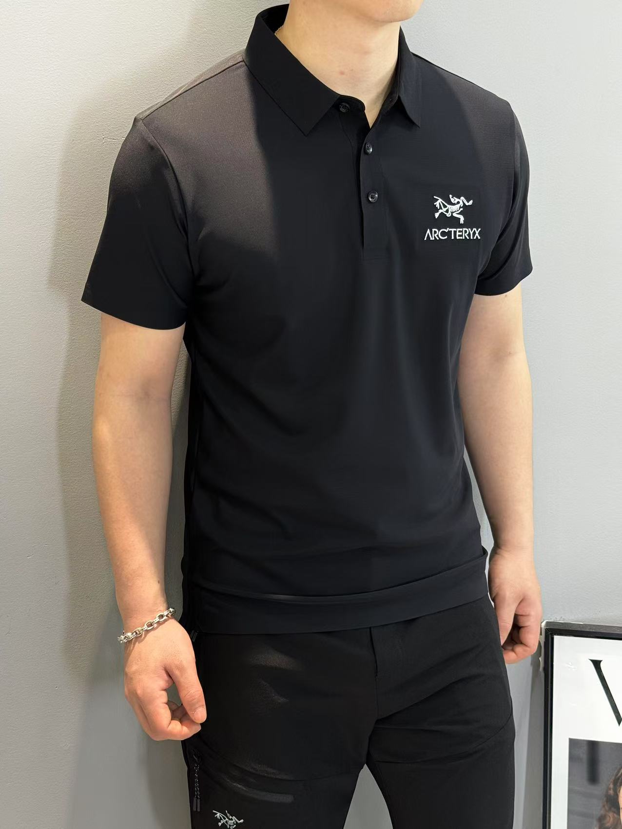 ARC'TERY*X始祖-鸟25s夏季男士休闲POLO，经典款式.颜值代表作，胸口3D精致绣花画龙点睛.