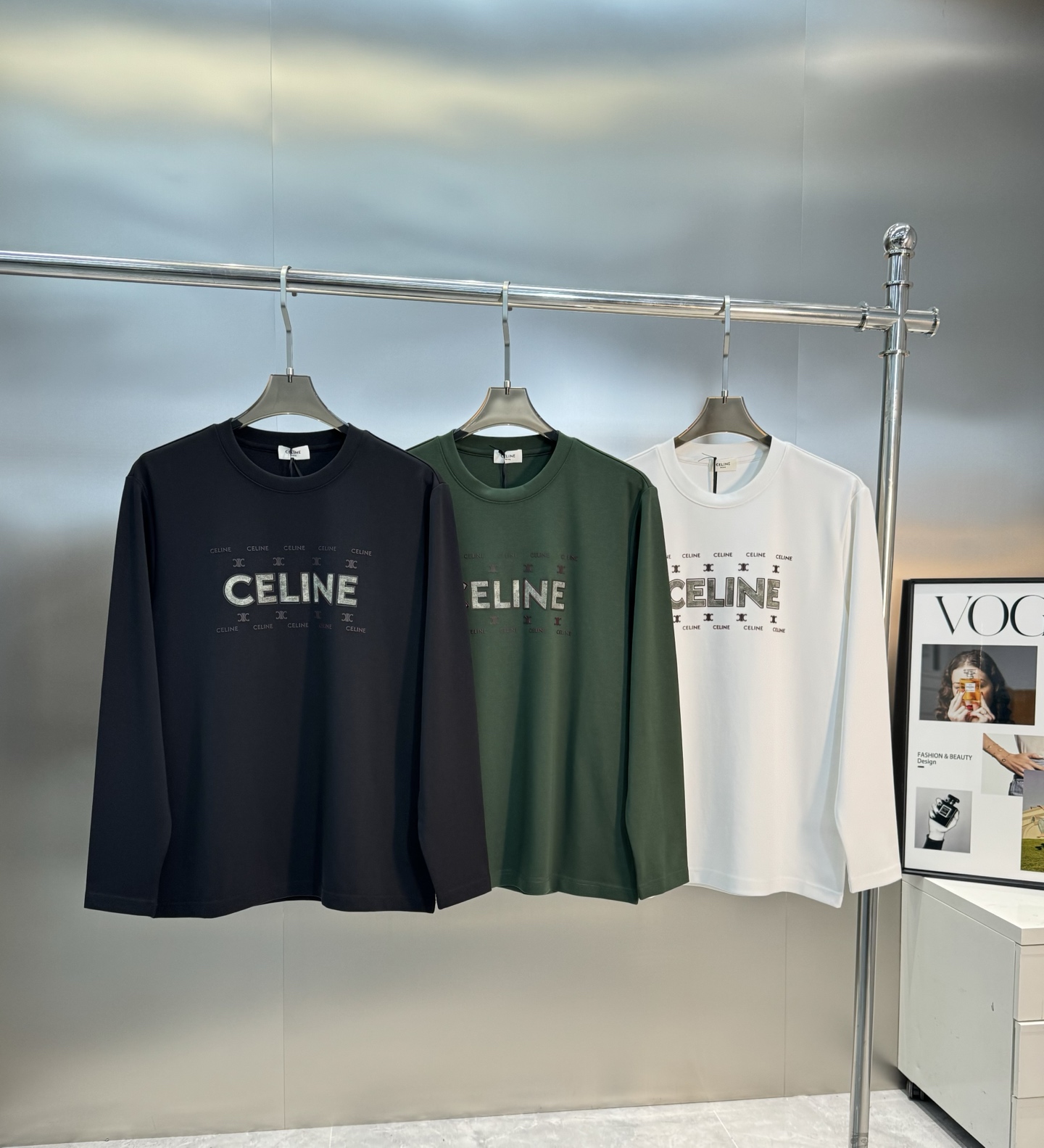 NO:123801,Celine*24s new modal T-shirt. Classic letters on chest 3D three-dimensional hot painting!  Double-layer craftsmanship. High-temperature fixed embossing. Clean, refreshing, simple and generous. Recommended single products for unlimited age [Fireworks] regular version!  Successful style Customized 300g modal comb fabric, excellent fabric, natural and high-end!  !  !  The surface is smooth and skin-friendly, and it is as comfortable as a baby!  Color black, white, military green, code number M-3XL slim fit style!  (S and 4Xl can be customized) 175/140 jin recommended L, celine, tees, t-shirt, alexander wang19860909Celine*24s新款莫代尔T恤.胸口经典字母图形3D立体烫画！双层工艺.高温定型压花.干净清爽简单大方.不限年龄的单品推荐[烟花]常规版型！干练的款式 定制客供300克莫代尔梳面料,上乘面料,自然高级！！！表面亲肤顺滑,贴身如婴儿般舒适！颜色黑色.白色.军绿.码数M-3XL修身版型！（S和4Xl可订做）175/140斤建议L,,celine,tees，t-shirt,alexander wang,Men's clothing