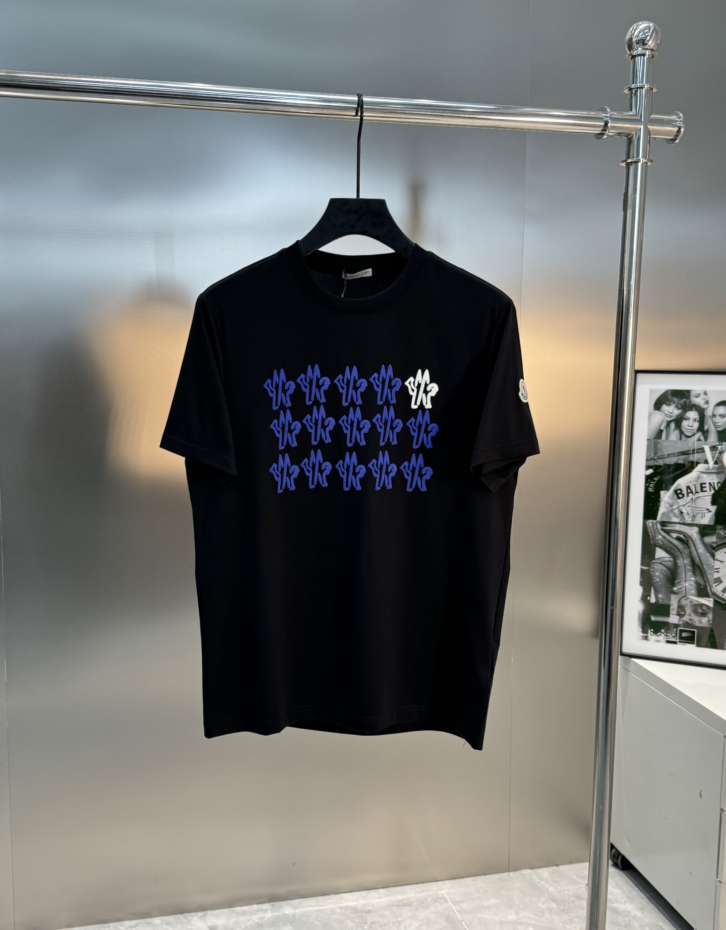 MON CLE*蒙-口25s夏季新款圆领短袖.品牌图形LOGO辨识度鲜明超级走心！！！袖子搭配经典小帽子