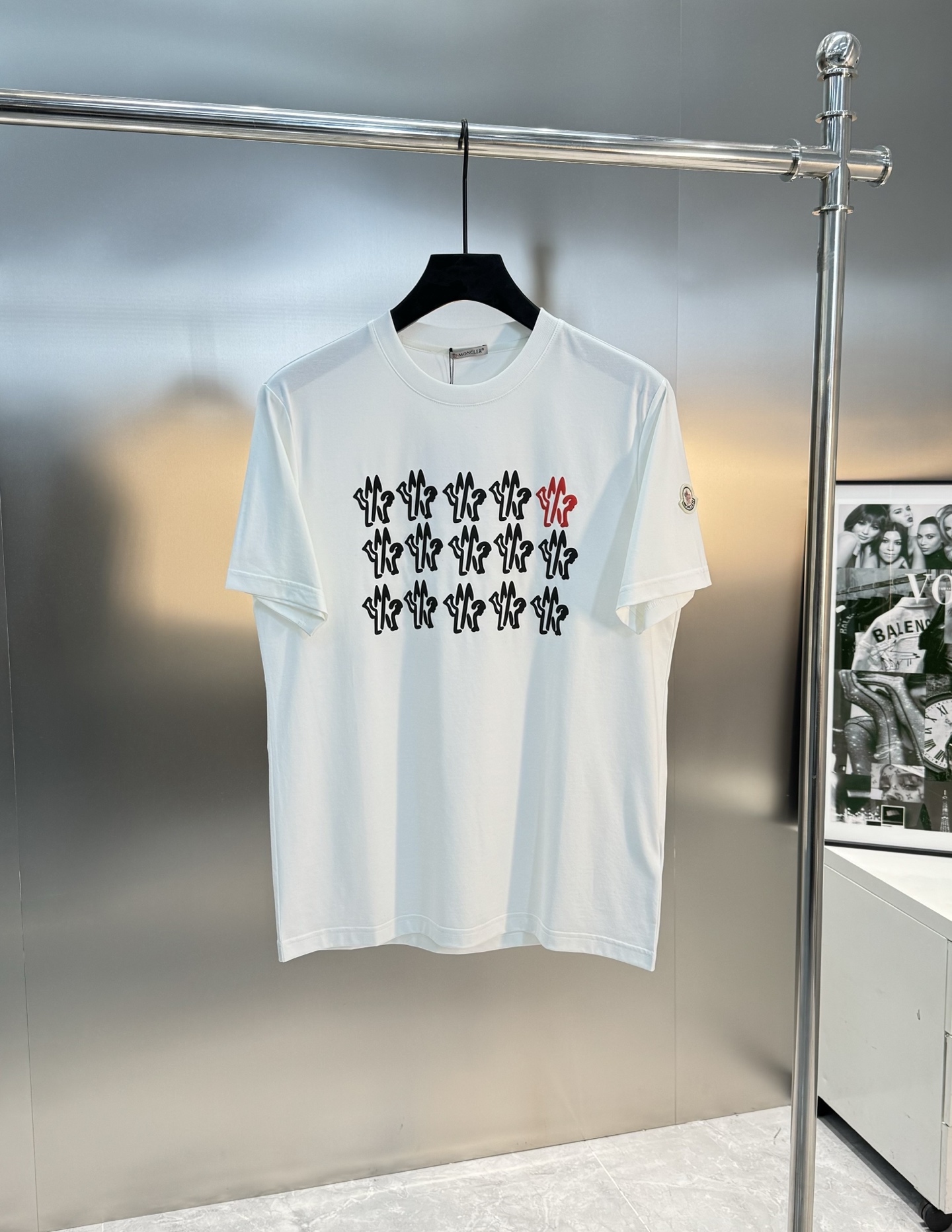 MON CLE*蒙-口25s夏季新款圆领短袖.品牌图形LOGO辨识度鲜明超级走心！！！袖子搭配经典小帽子