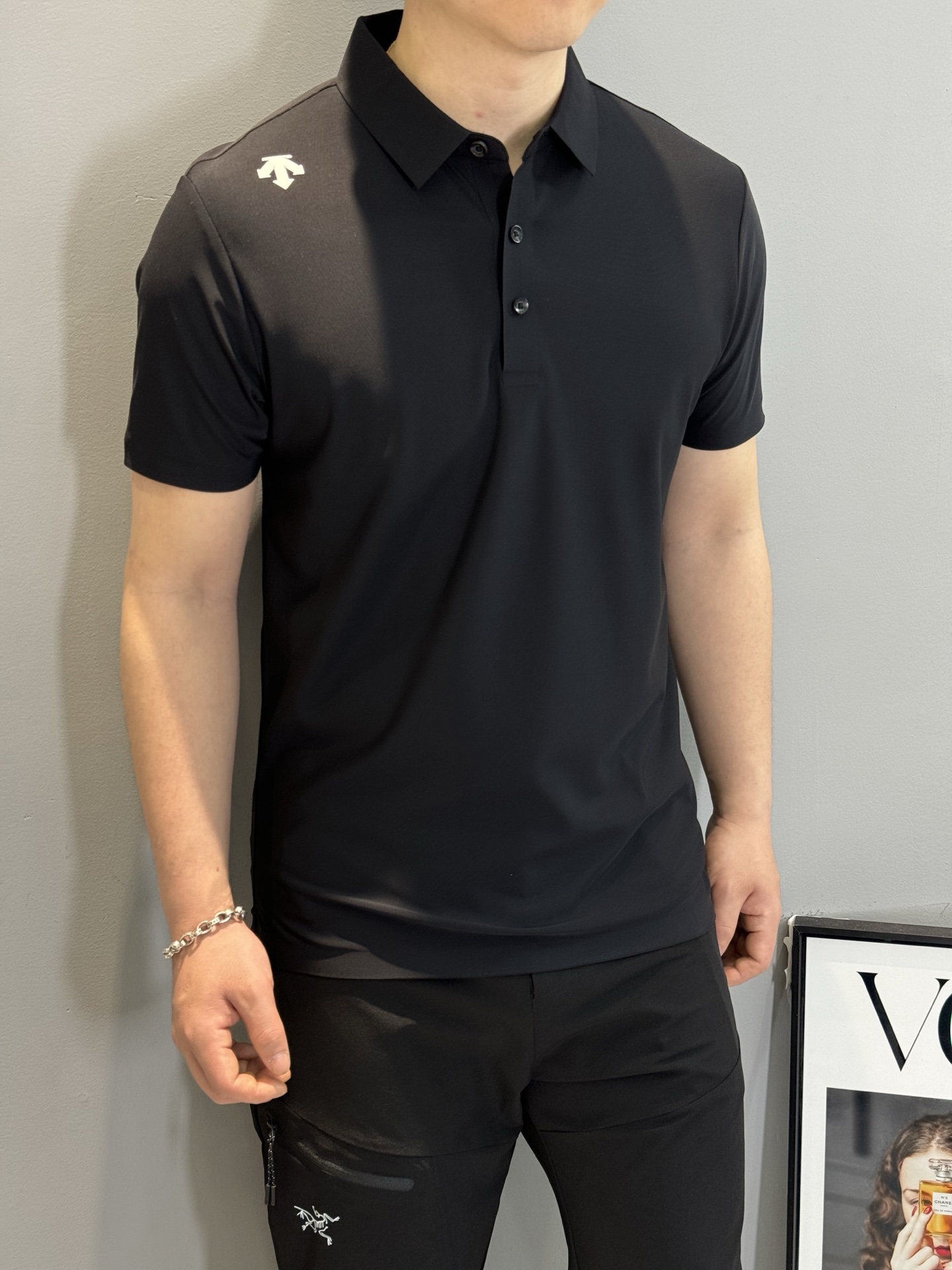 DESCENT*迪桑-特25s夏季男士休闲POLO，无缝技术！颜值代表作，肩部硅胶立体LOGO点缀，袖口