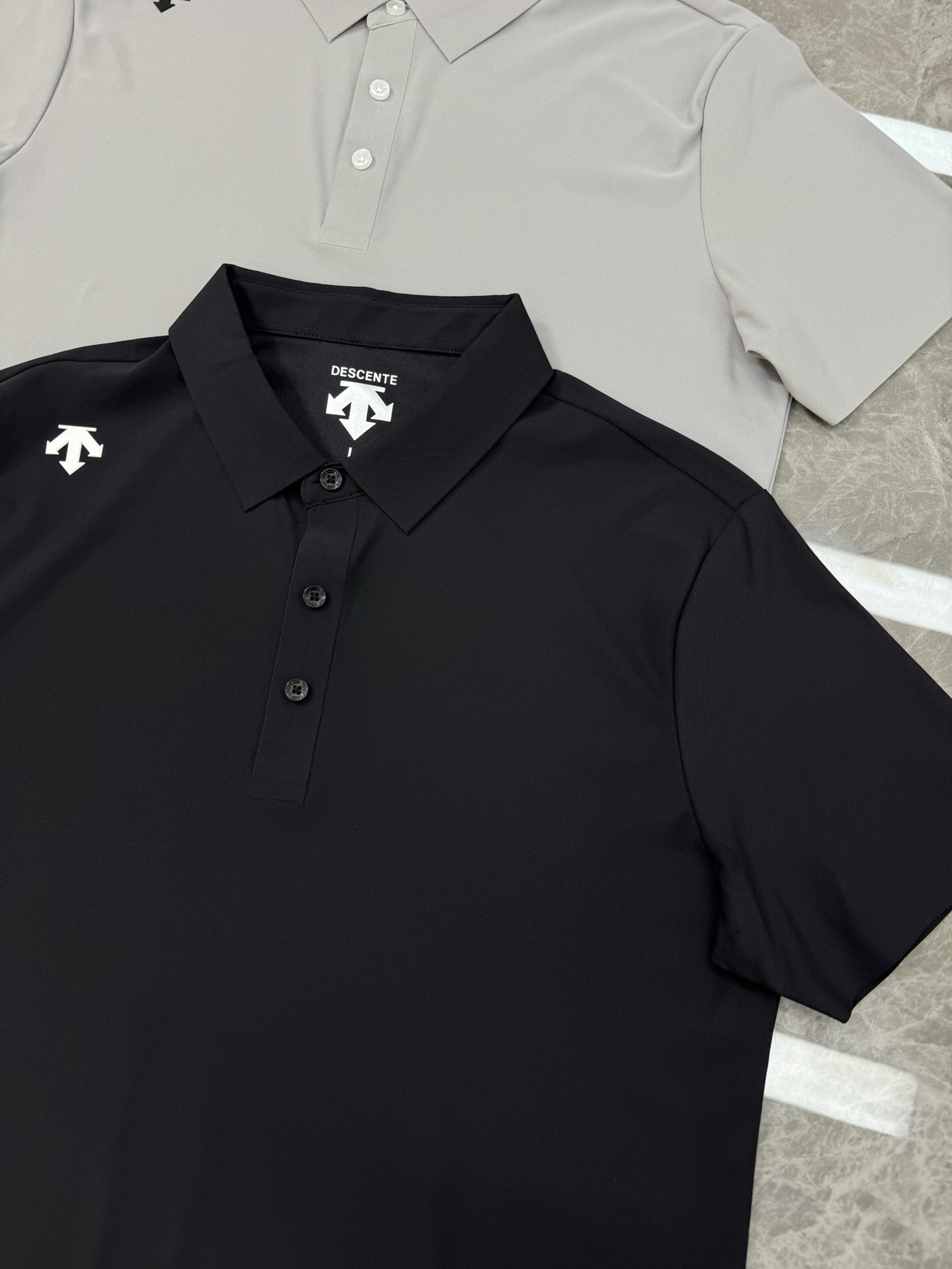 DESCENT*迪桑-特25s夏季男士休闲POLO，无缝技术！颜值代表作，肩部硅胶立体LOGO点缀，袖口