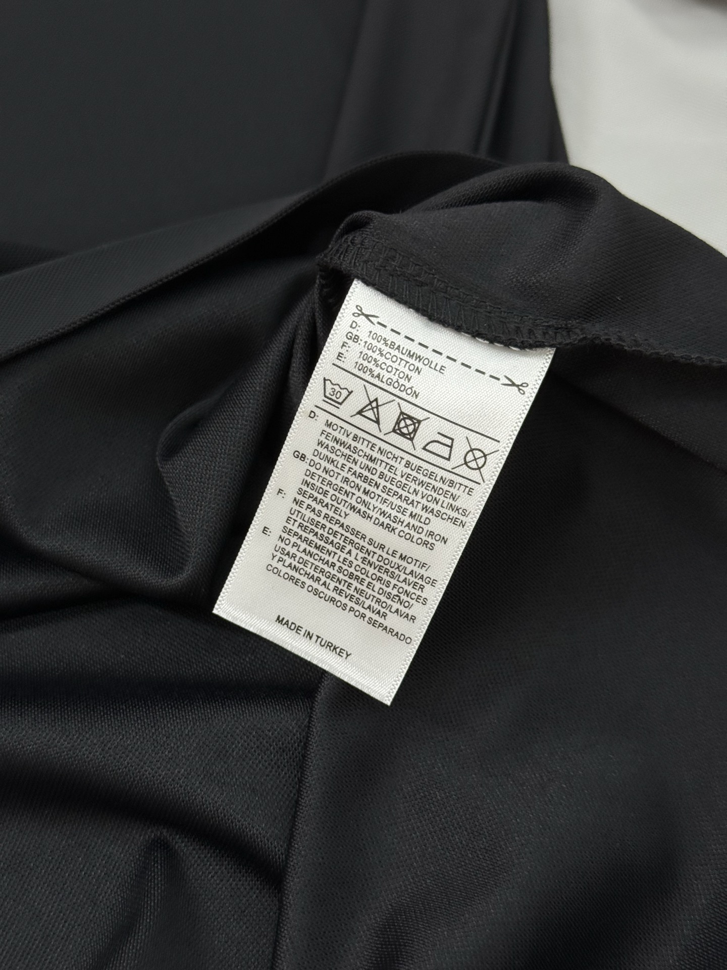 DESCENT*迪桑-特25s夏季男士休闲POLO，无缝技术！颜值代表作，肩部硅胶立体LOGO点缀，袖口