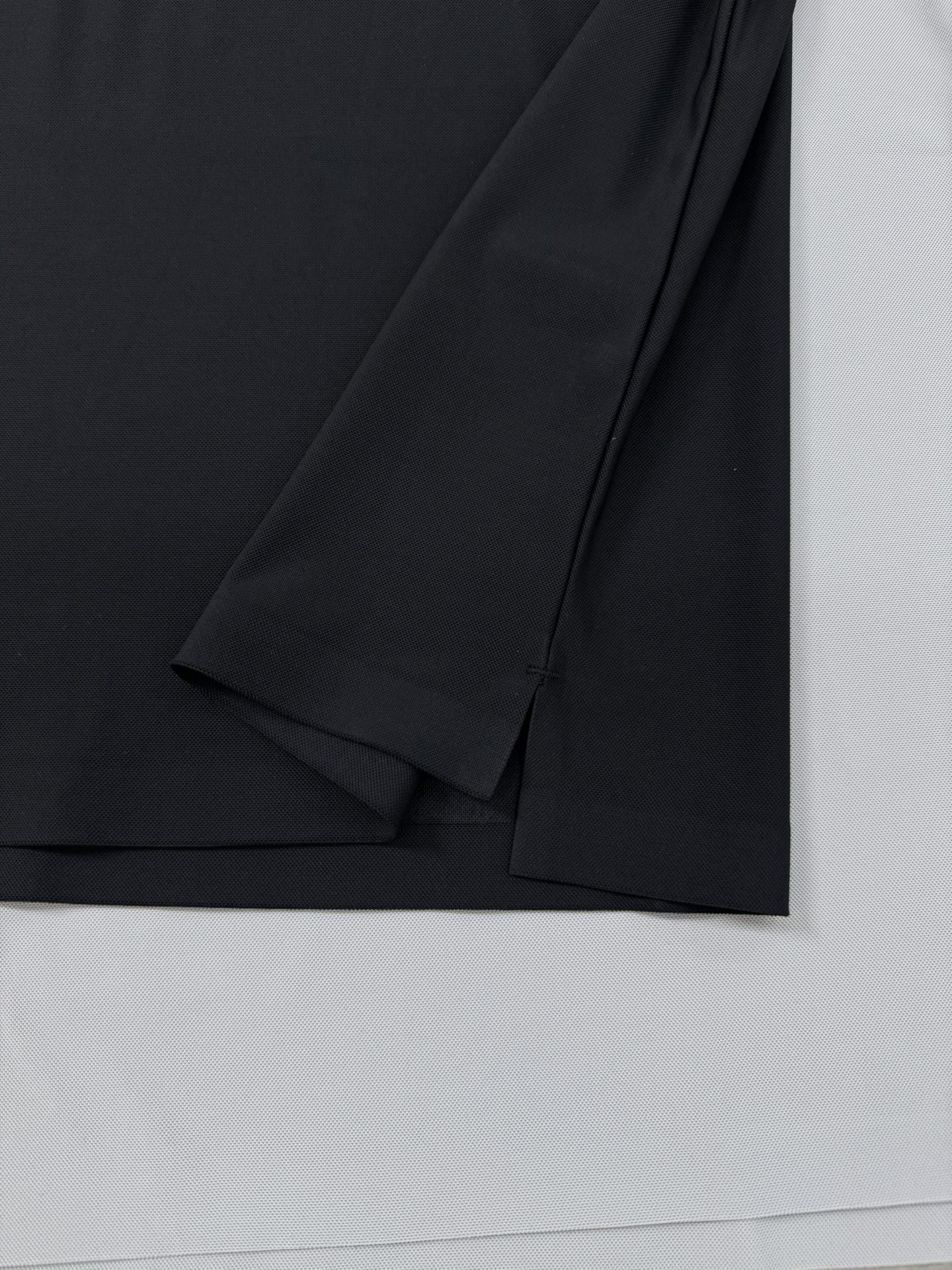 DESCENT*迪桑-特25s夏季男士休闲POLO，无缝技术！颜值代表作，肩部硅胶立体LOGO点缀，袖口