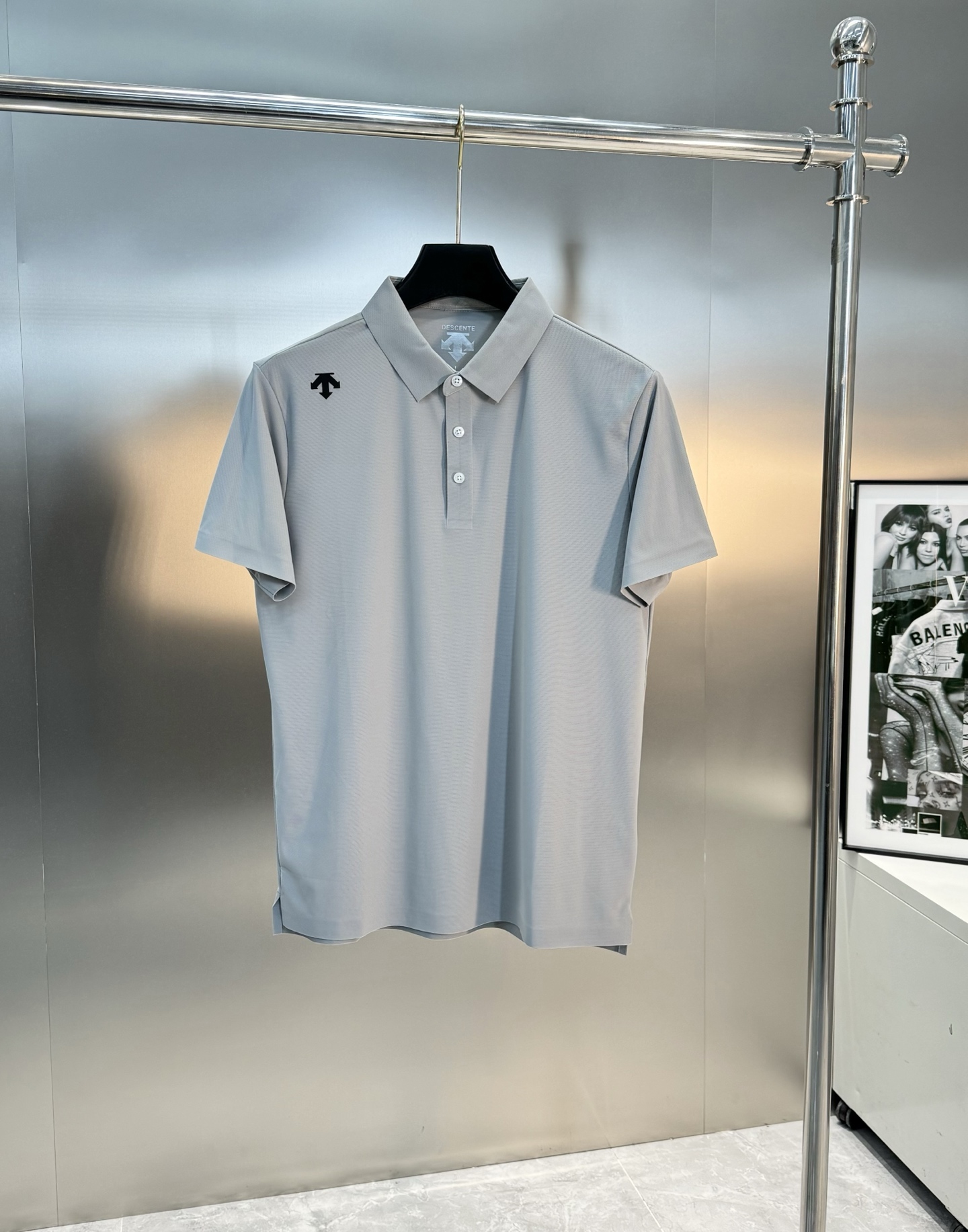 DESCENT*迪桑-特25s夏季男士休闲POLO，无缝技术！颜值代表作，肩部硅胶立体LOGO点缀，袖口