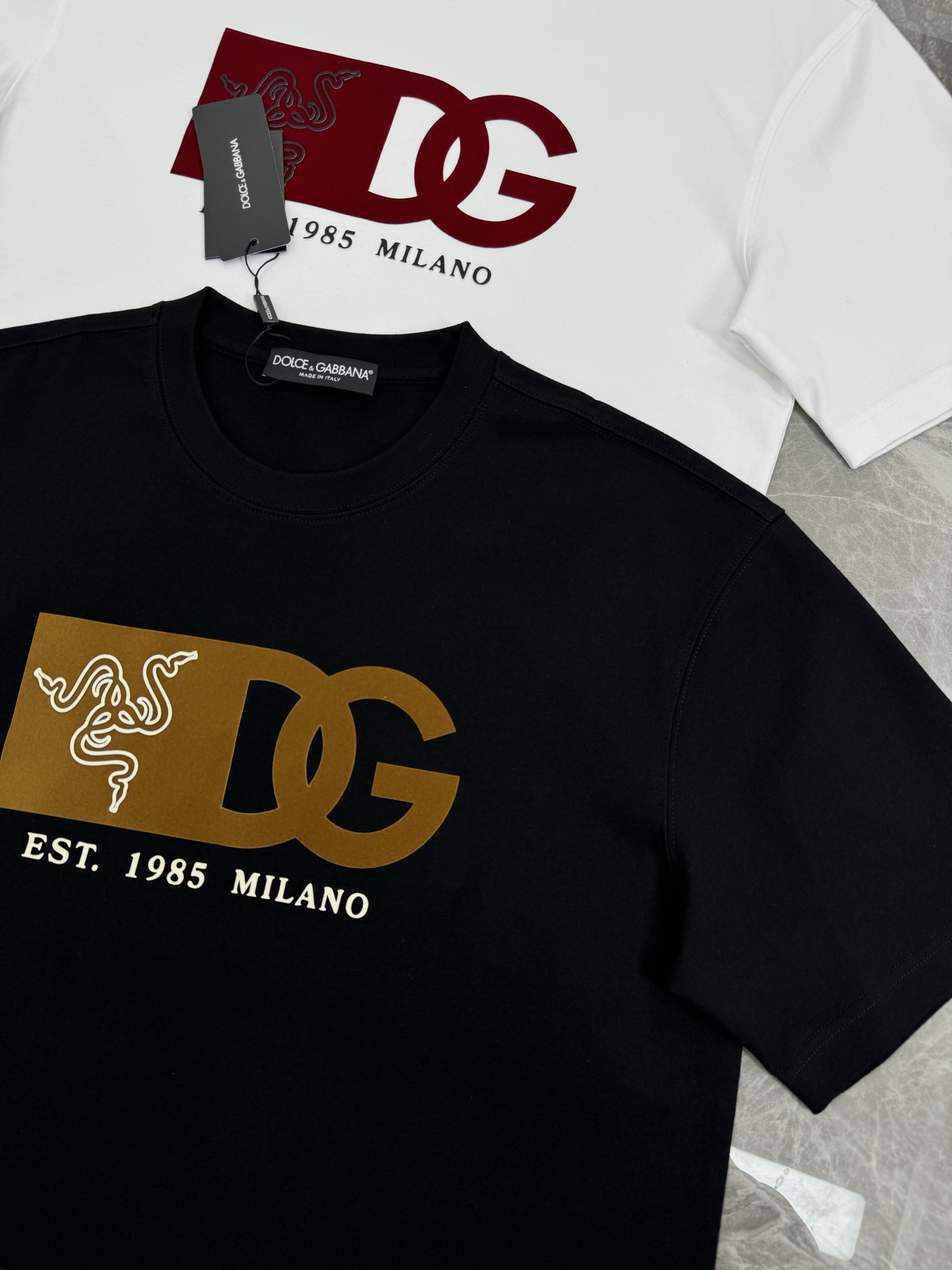 
D&G*杜嘉-班纳25s新款圆领T恤.男女同款！新品推荐.高端字母双层立体印花精致细腻，品牌字母图形经