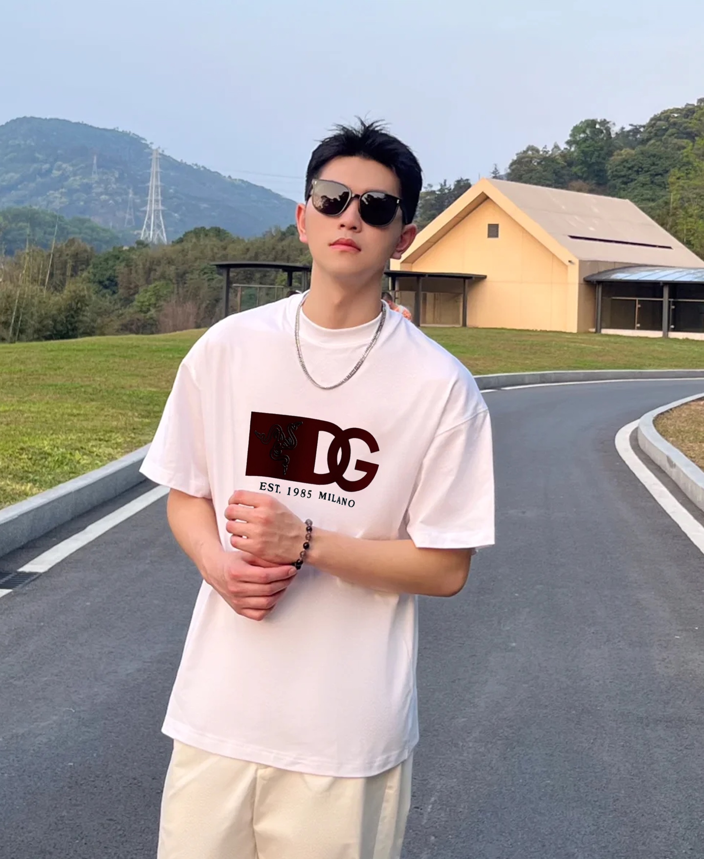 
D&G*杜嘉-班纳25s新款圆领T恤.男女同款！新品推荐.高端字母双层立体印花精致细腻，品牌字母图形经