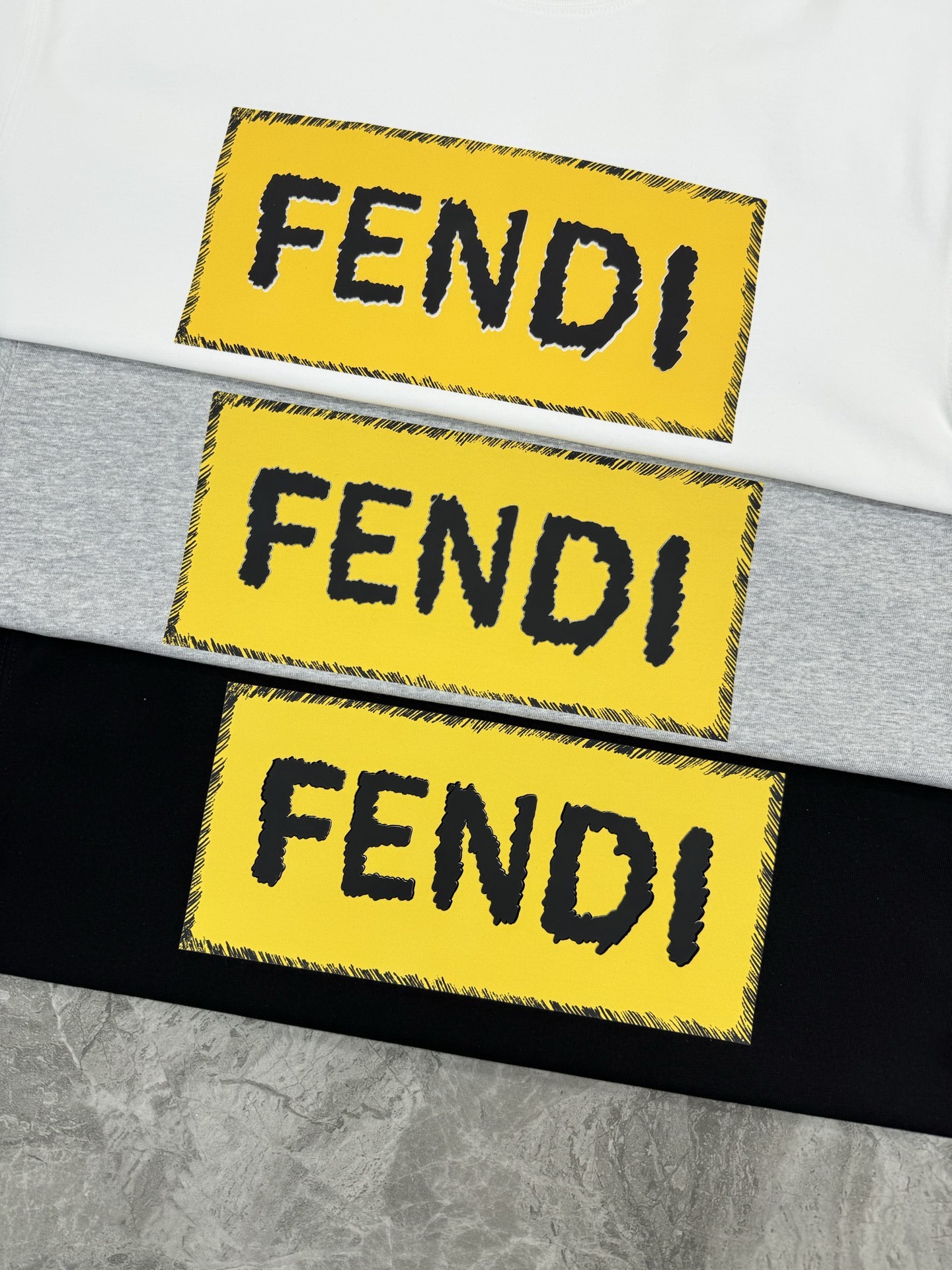 FEN*I 芬*迪25s新款FD家族FF男女同款短袖T恤,男女同款百搭…标志性FD黄LOGO值得自留和