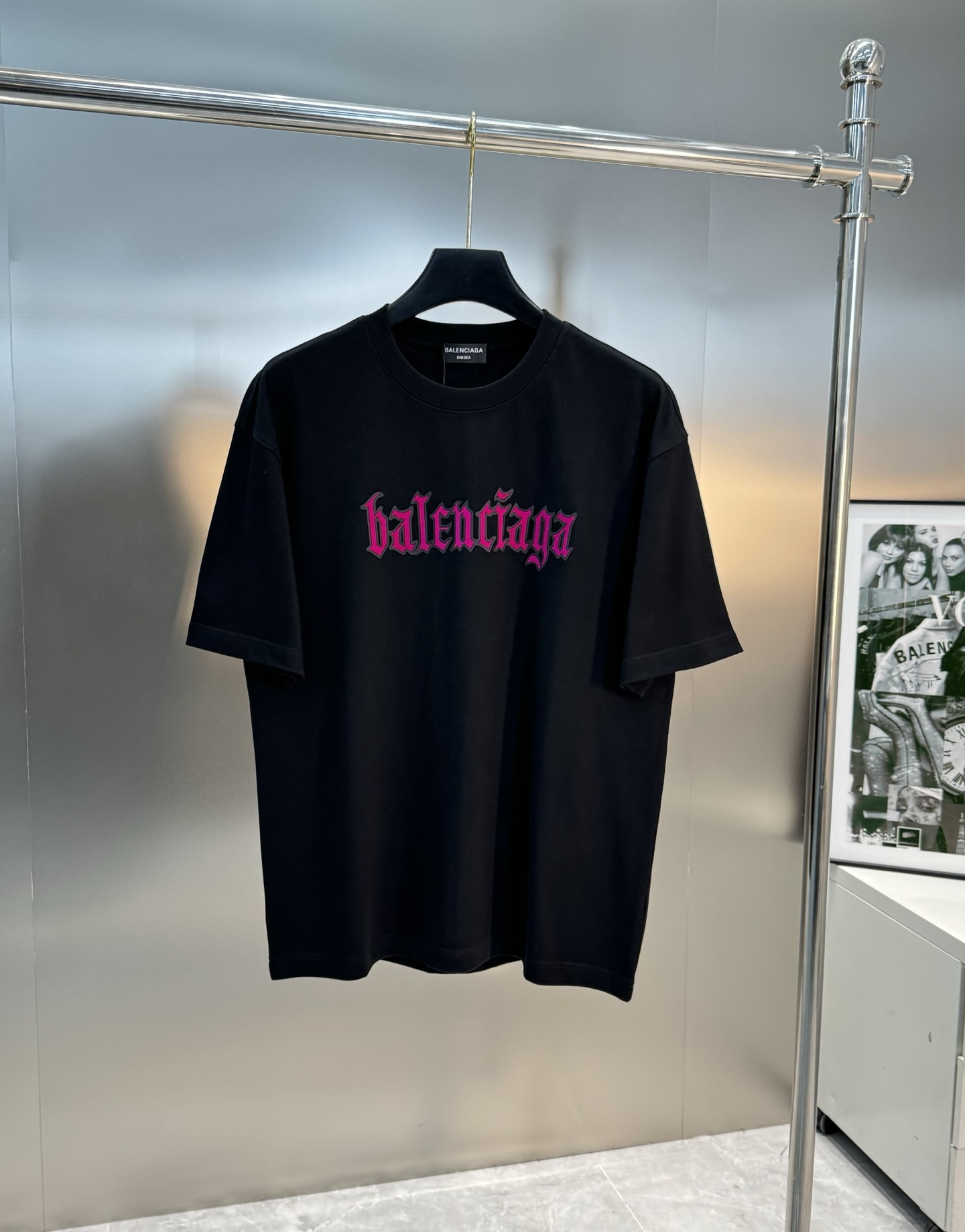 
Balenciag*巴黎*新款T恤.25s男女同款！品牌字母哥特风字母印花设计.双层立体烫画工艺.每个