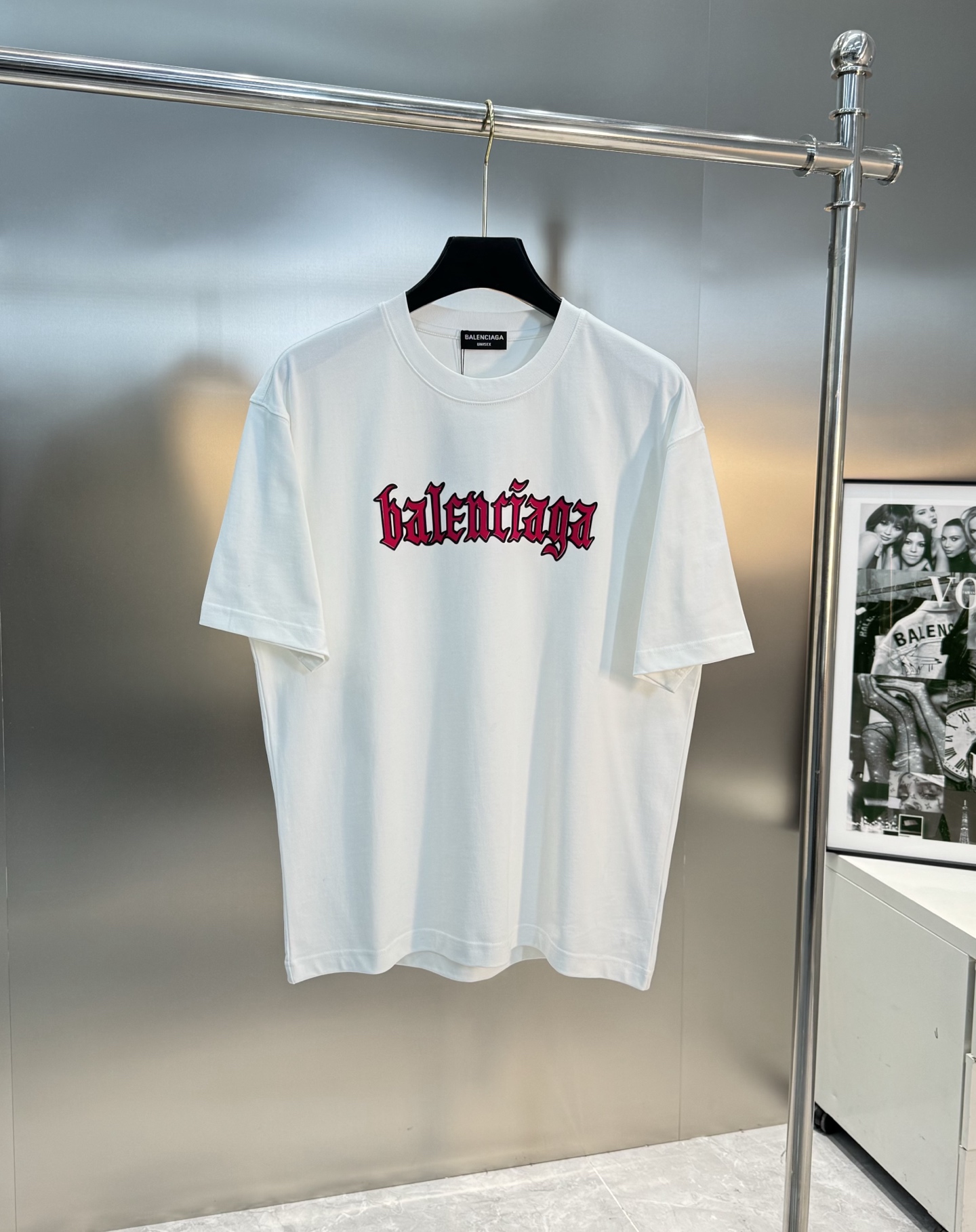 
Balenciag*巴黎*新款T恤.25s男女同款！品牌字母哥特风字母印花设计.双层立体烫画工艺.每个