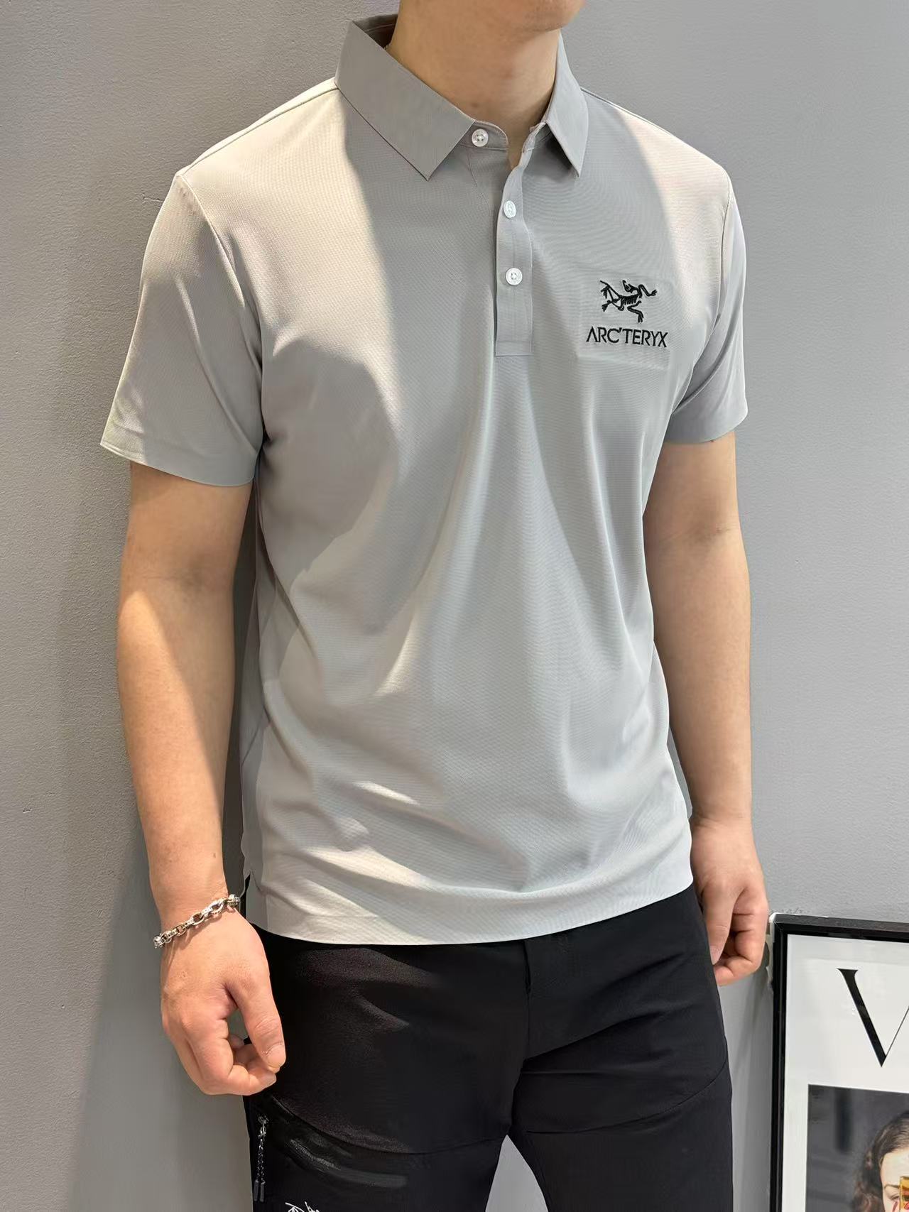 ARC'TERY*X始祖-鸟25s夏季男士休闲POLO，经典款式.颜值代表作，胸口3D精致绣花画龙点睛.