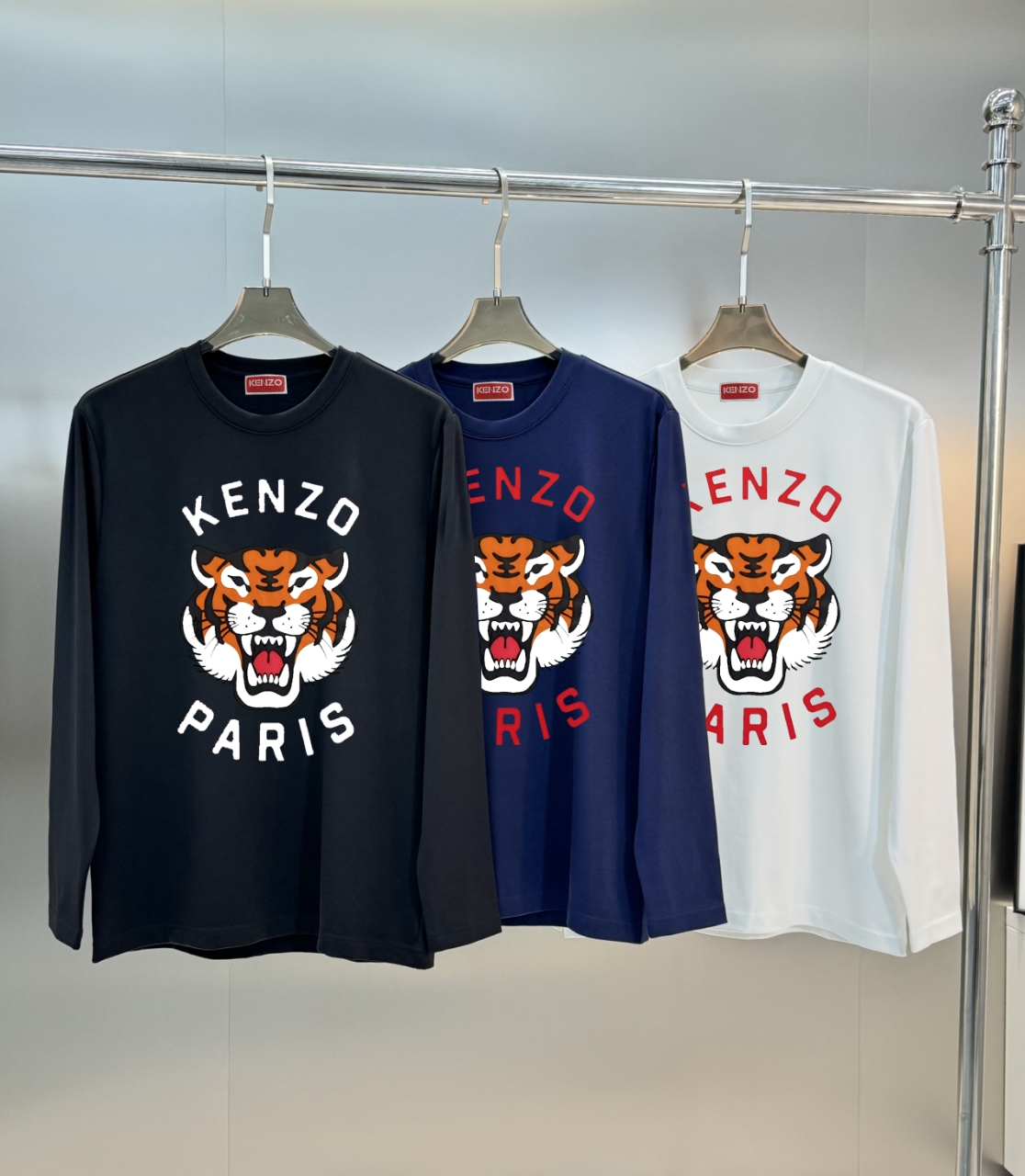 NO:125065,The company's tiger head is better than lack of quality!  KEN/Z Ken Takada*24s couple round neck tiger head modal long-sleeved T-shirt. The classics really make you love the color scheme every year, so you must not miss it. It looks super good!  Japanese master Kenzo Takada is the highlight of the brand, and you will be experienced in every season of the color matching!  The bright full version of tiger hot painting design. The new color matching collided classic elements to interpret the light and fashionable style!  The tiger-head sweatshirt is always a must-have. The trading company customizes 420g high-quality wool coil pure cotton fabric, which is comfortable and skin-friendly. It’s so willful!  !  Color black, white, dark blue, code number M-3XL slim fit style!  (S and 4XL can be customized)/140 jin recommended L, hoodie, sweatshirts, tees, t-shirt, alexander wang19860909公司的虎头,宁缺毋滥的品质！KEN/Z 高田贤*24s情侣圆领虎头莫代尔长袖T恤.经典中的经典真的每年的配色都让你爱不释手,一定不可错过 超级好看！日本大师高田贤三的老虎就是品牌亮点,每一季的配色都会经验你！亮满版老虎烫画设计.全新配色对撞经典元素演绎轻熟时尚！虎头卫衣每次都让你爱不释手,贸易公司定制420g高克重毛线圈纯棉面料,舒适亲肤.就是这么任性！！ 颜色黑色.白色.深蓝.码数M-3XL修身版型！（S和4XL可订做）/140斤建议L,,hoodie,sweatshirts,tees，t-shirt,alexander wang,Men's clothing