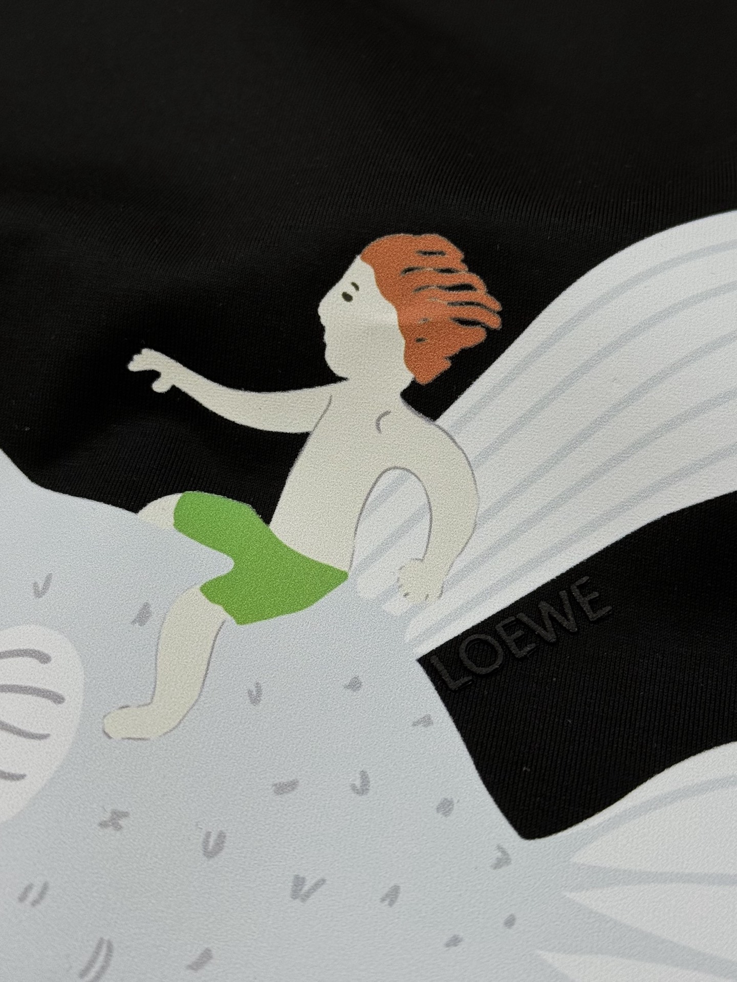 漫画感。经典升级，25年必定🔥LOEW*罗意威-25s春夏新款圆领短袖......个人非常看好的一个款，