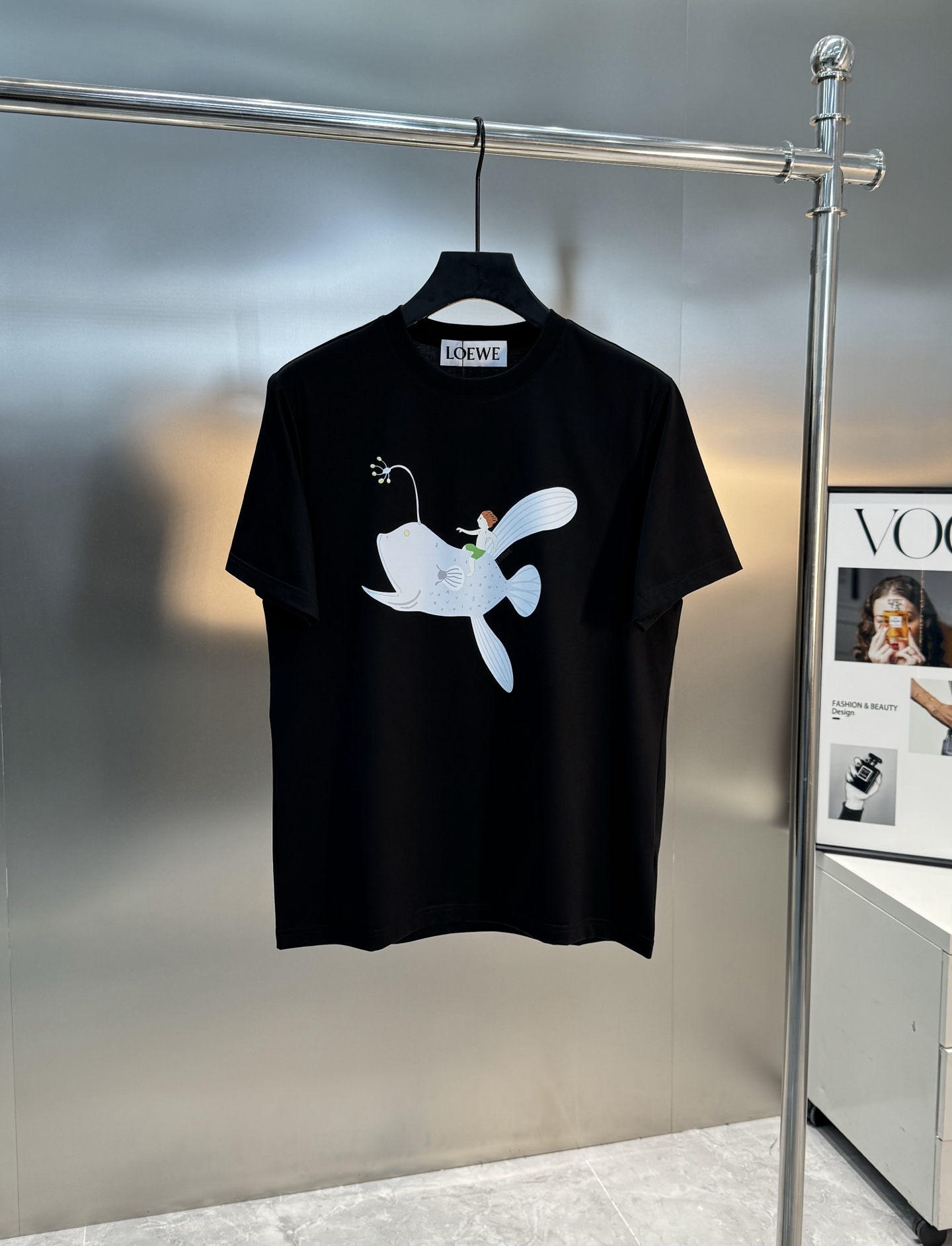 漫画感。经典升级，25年必定🔥LOEW*罗意威-25s春夏新款圆领短袖......个人非常看好的一个款，