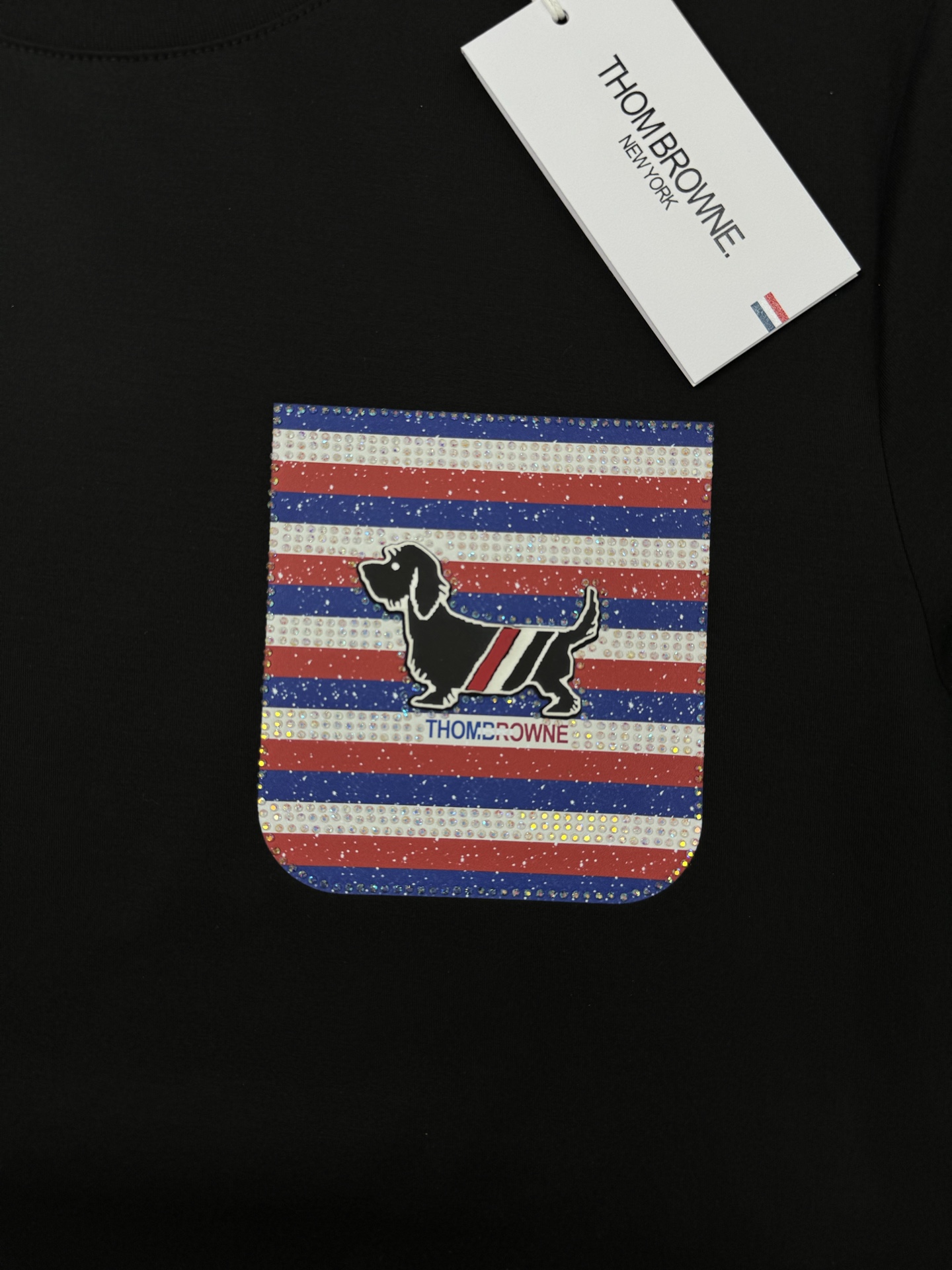 顶级丝光棉～THOM*BROWN*汤姆布朗全品相#25春夏款圆领T恤.胸口经典TB小狗烫画工艺.口袋造型