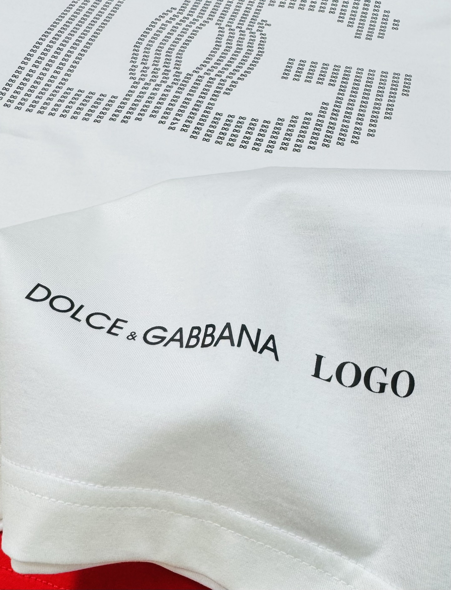 D&G*杜嘉班纳25s夏季新款丝光棉T恤.高街颜值担当，前胸立体造型DG凸出形象，高温烫画.极具代表性.