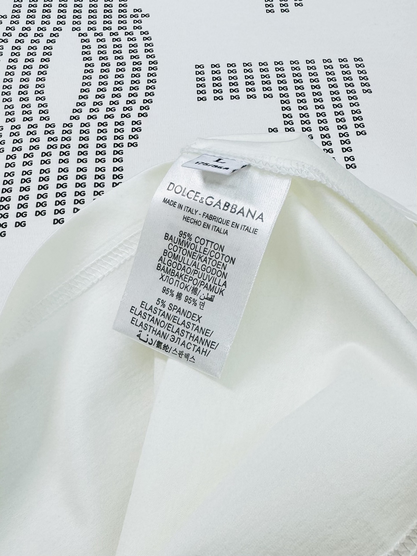 D&G*杜嘉班纳25s夏季新款丝光棉T恤.高街颜值担当，前胸立体造型DG凸出形象，高温烫画.极具代表性.
