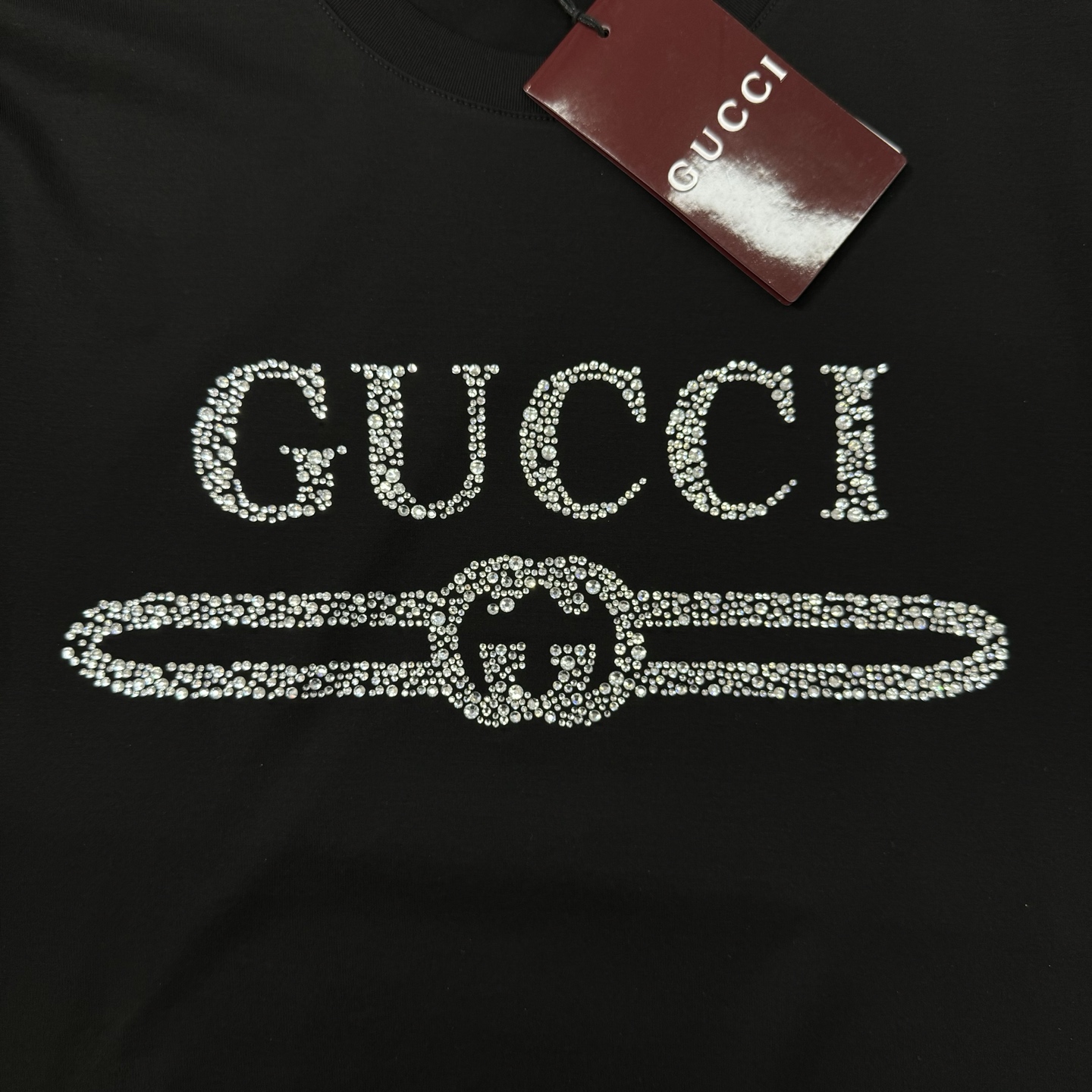 GUCC*25S春夏款T恤！经典烫钻字母短袖T恤！胸前高温3D立体烫钻.面料采190g100%丝光棉. 