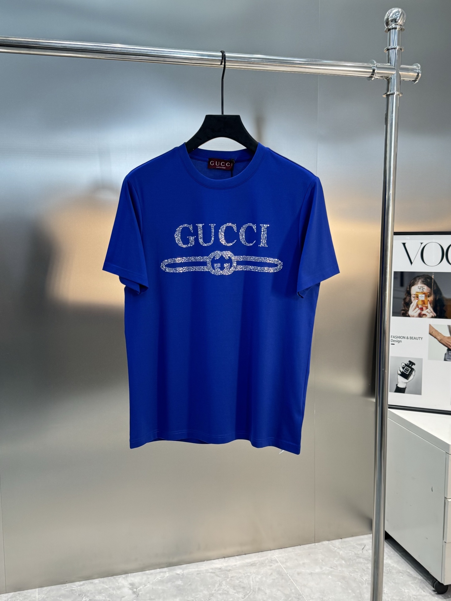 GUCC*25S春夏款T恤！经典烫钻字母短袖T恤！胸前高温3D立体烫钻.面料采190g100%丝光棉. 