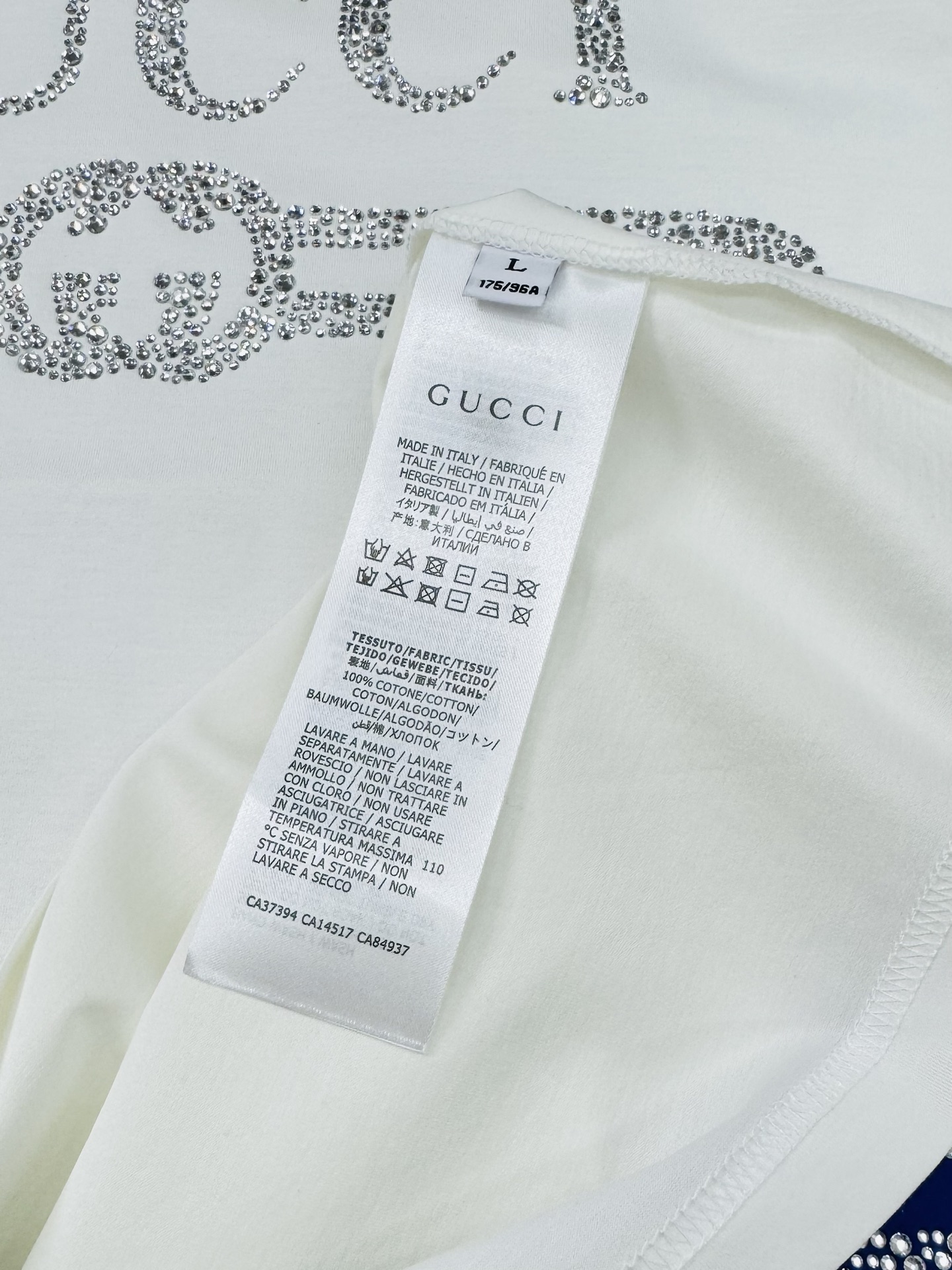 GUCC*25S春夏款T恤！经典烫钻字母短袖T恤！胸前高温3D立体烫钻.面料采190g100%丝光棉. 