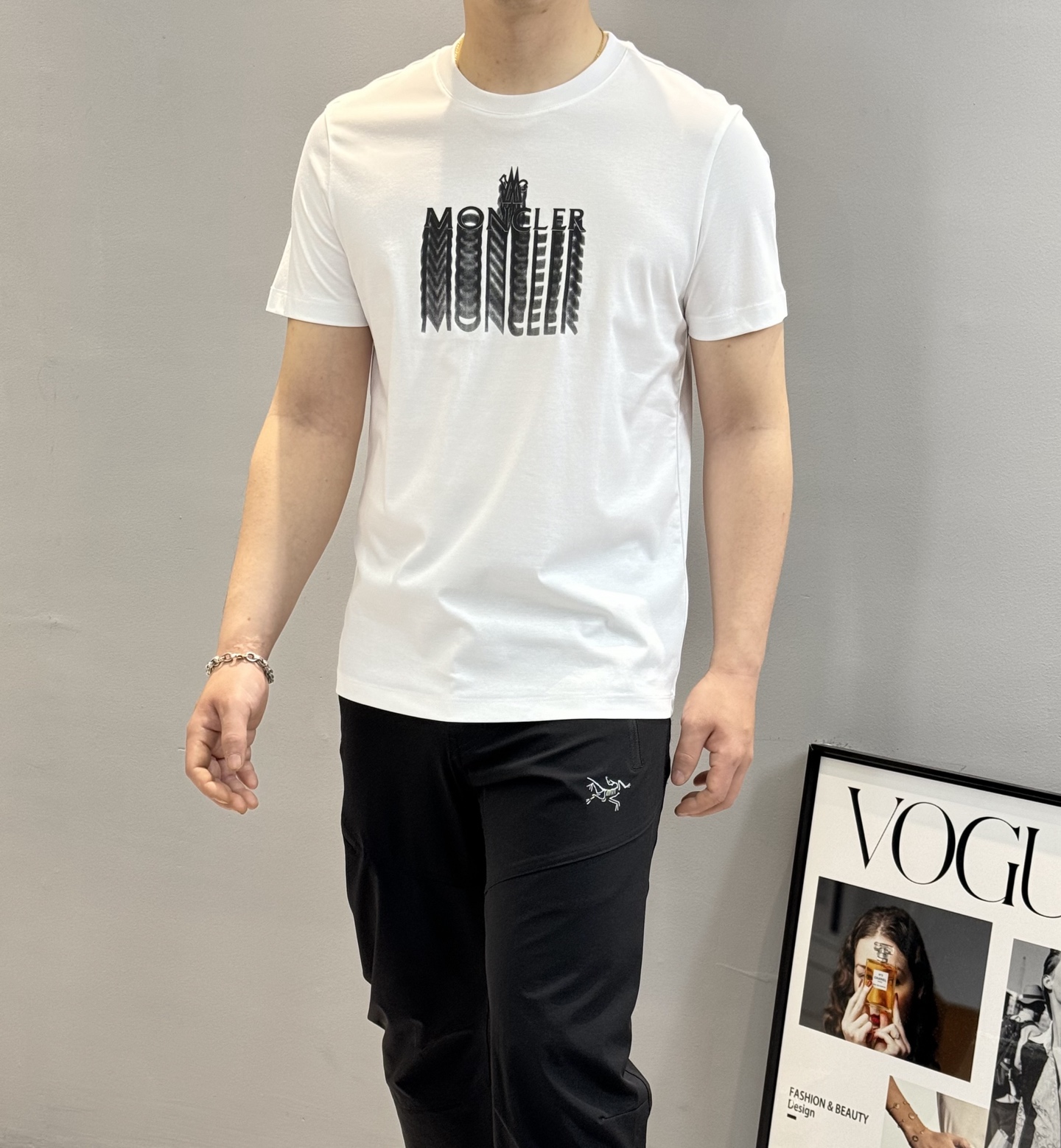 MON CLE*蒙-口25s夏季新款圆领短袖.品牌图形LOGO辨识度鲜明超级走心！选用客供190g丝光棉