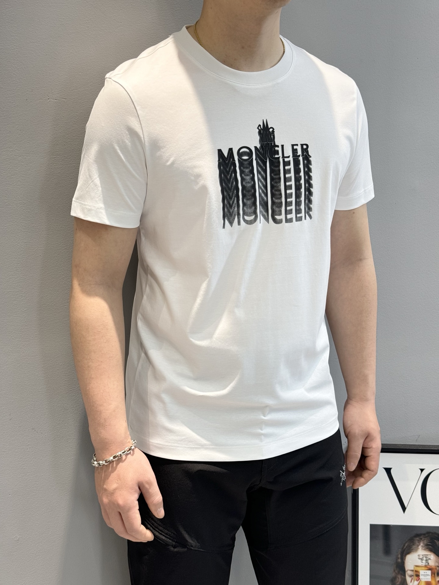 MON CLE*蒙-口25s夏季新款圆领短袖.品牌图形LOGO辨识度鲜明超级走心！选用客供190g丝光棉