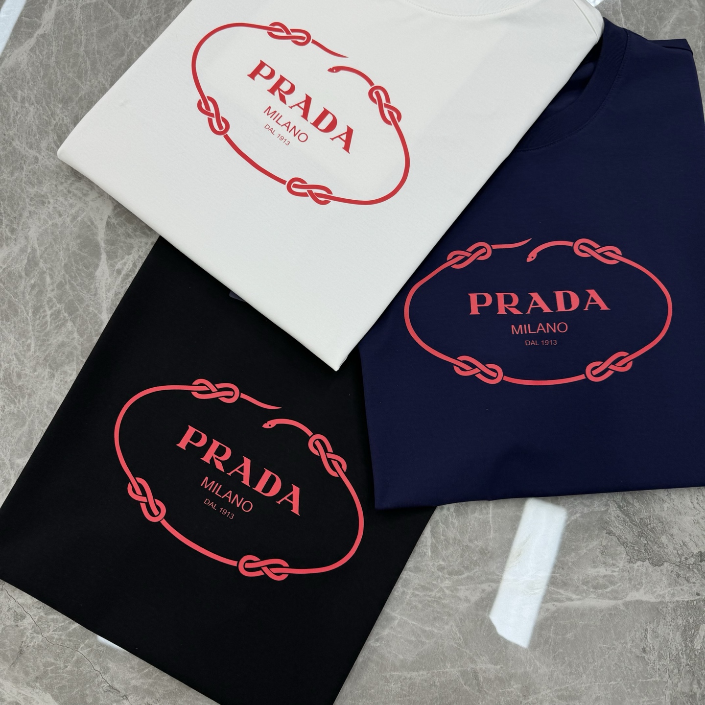 无敌推送，P RAD*好看好穿的永恒经典系列！！PRAD 普拉*25S春夏男士圆领短袖..优选190g丝