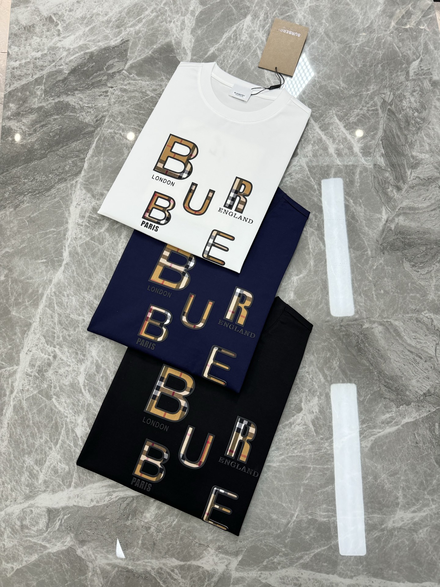 BBR*巴宝-莉2025s新品短袖T恤，经典B家格子字母呈现.高温烫画工艺.简约百搭款。190g丝光棉面