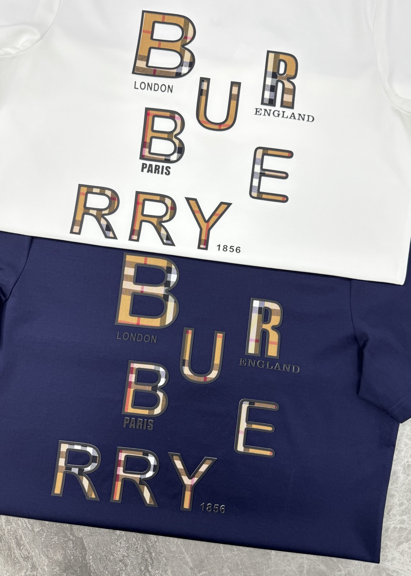 BBR*巴宝-莉2025s新品短袖T恤，经典B家格子字母呈现.高温烫画工艺.简约百搭款。190g丝光棉面