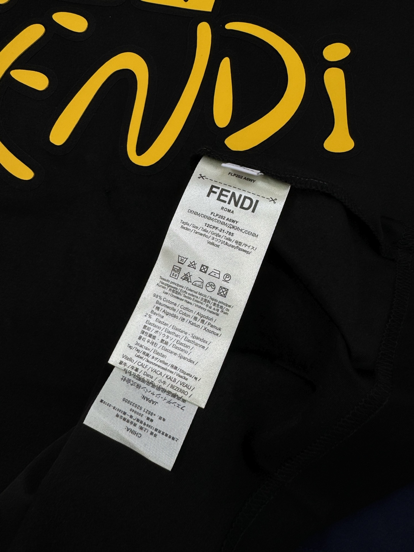 
        小怪兽！炸裂的代码。FEND*芬-迪25S春夏新款圆领T恤.经典小怪兽辨识度鲜明超级走