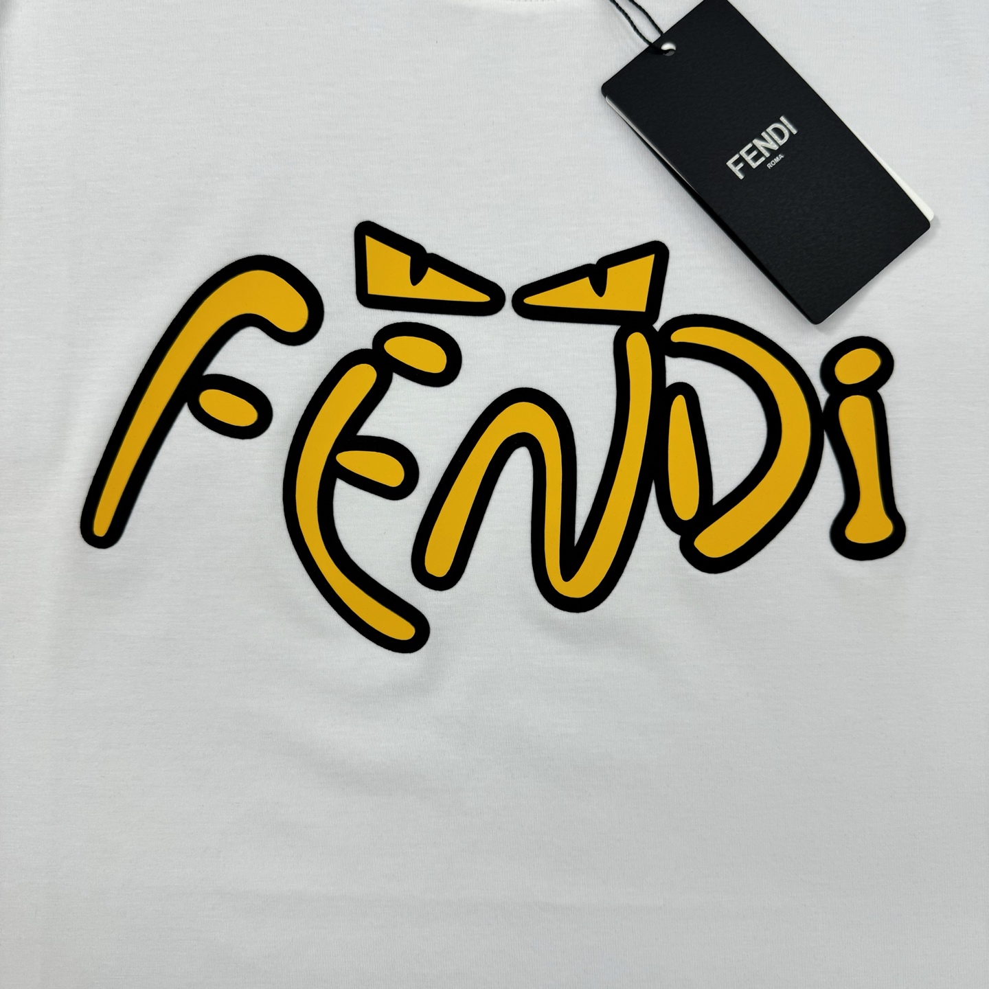 
        小怪兽！炸裂的代码。FEND*芬-迪25S春夏新款圆领T恤.经典小怪兽辨识度鲜明超级走