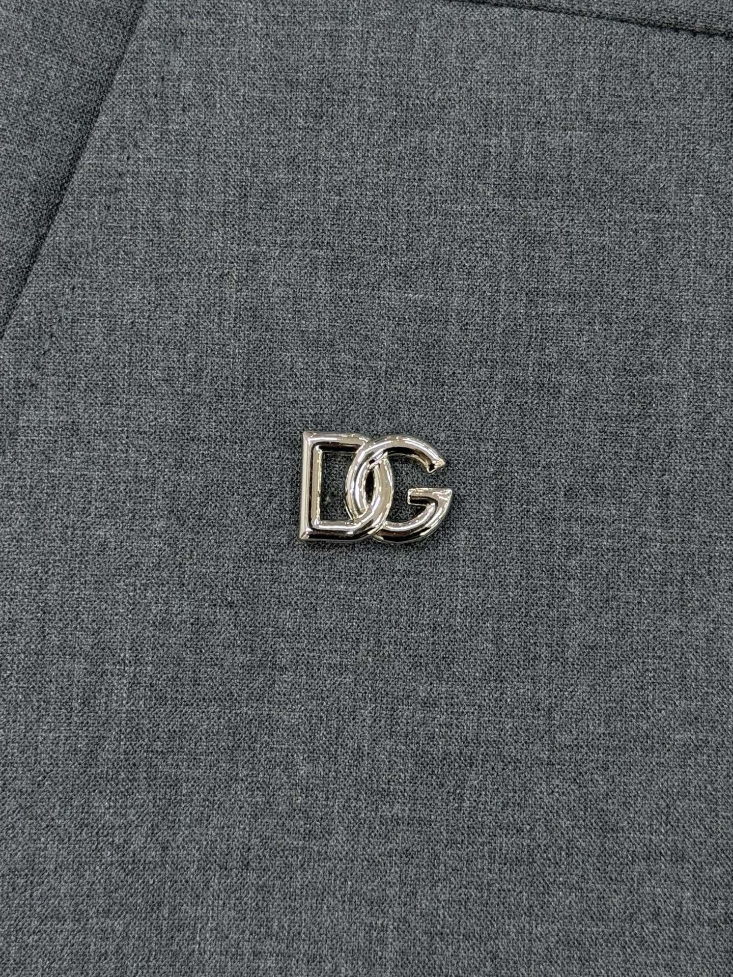 Dolce & Gabbana Men's Business Suit Set - Slim Fit & Elegant Design 5 i1742652629697 8752 0 3