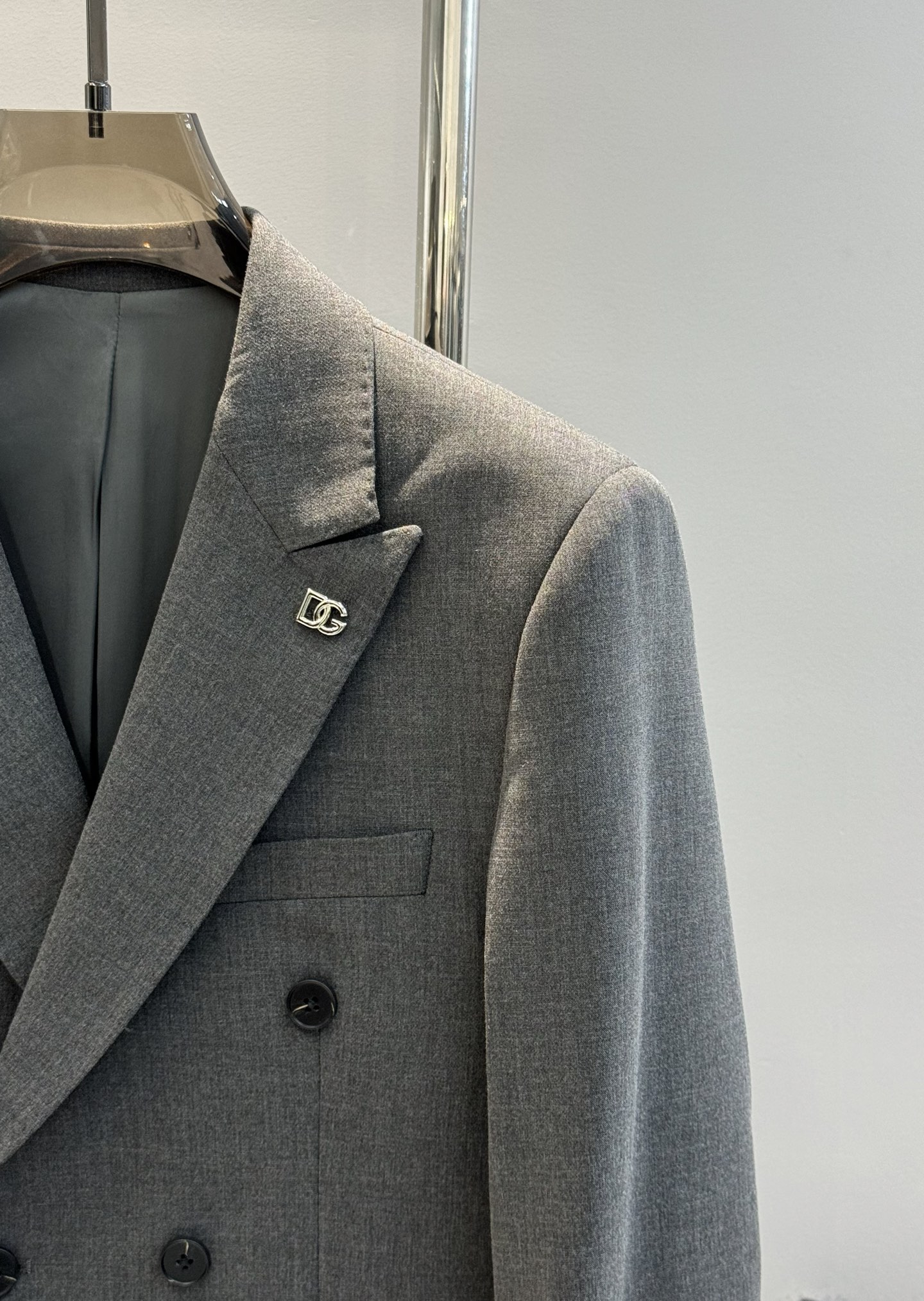 Dolce & Gabbana Men's Business Suit - Slim Fit, Wrinkle-Resistant 5 i1742652643093 1567 0 3