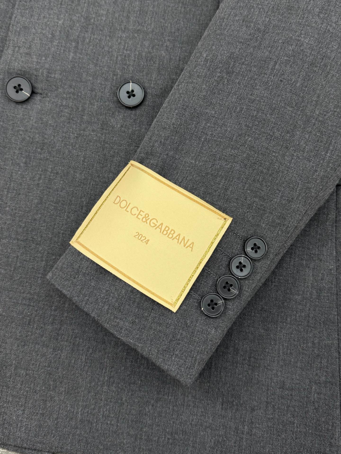 Dolce & Gabbana Men's Business Suit - Slim Fit, Wrinkle-Resistant 7 i1742652643106 2354 0 5