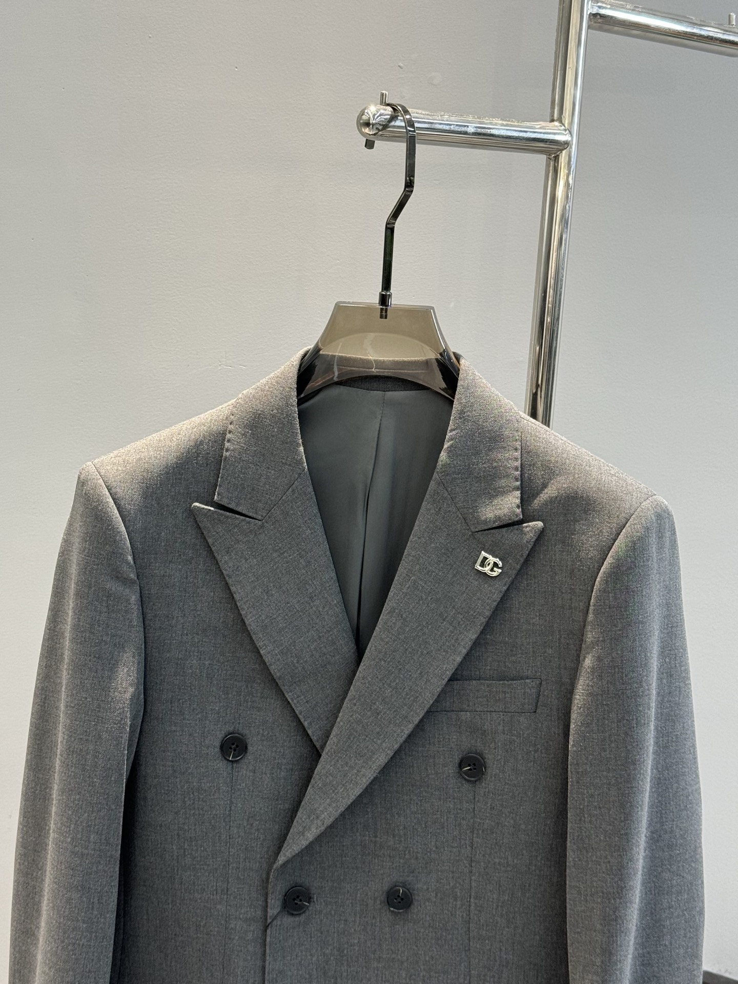 Dolce & Gabbana Men's Business Suit - Slim Fit, Wrinkle-Resistant 4 i1742652644793 8150 0 2