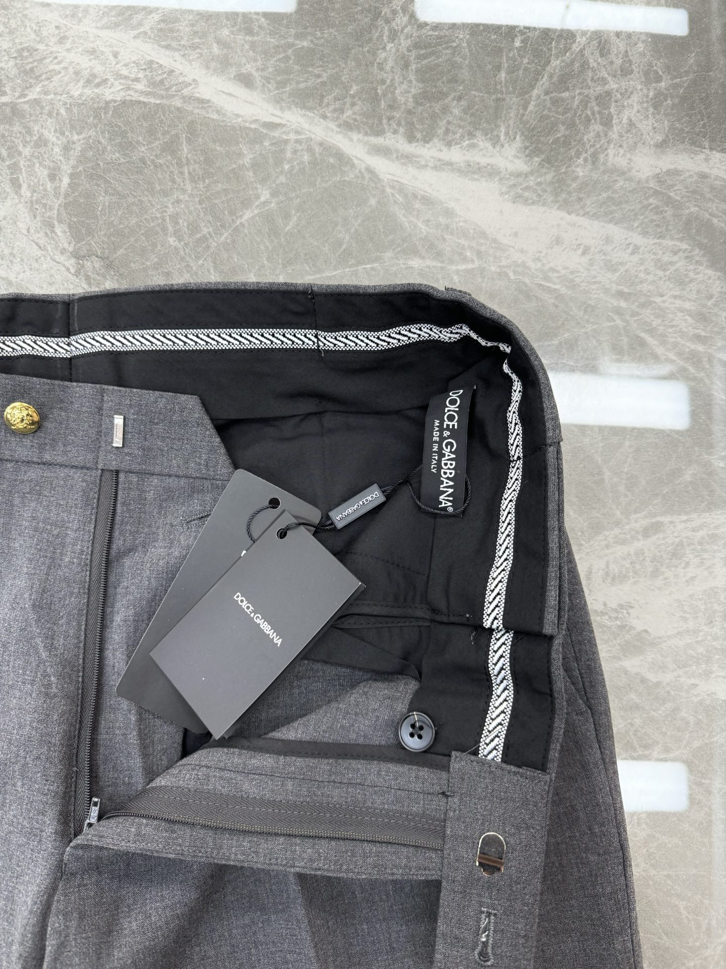 D&G*杜嘉-班纳2025s新款男士商务套西！超高端顶尖一线成衣手工系列，西装领域里的佼佼者，世界公认的