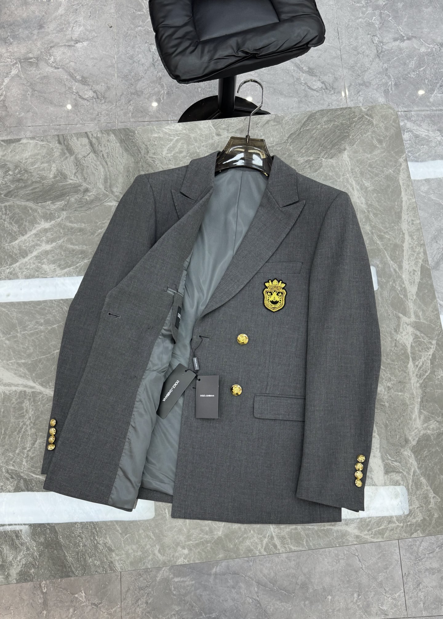 D&G*杜嘉-班纳2025s新款男士商务套西！超高端顶尖一线成衣手工系列，西装领域里的佼佼者，世界公认的