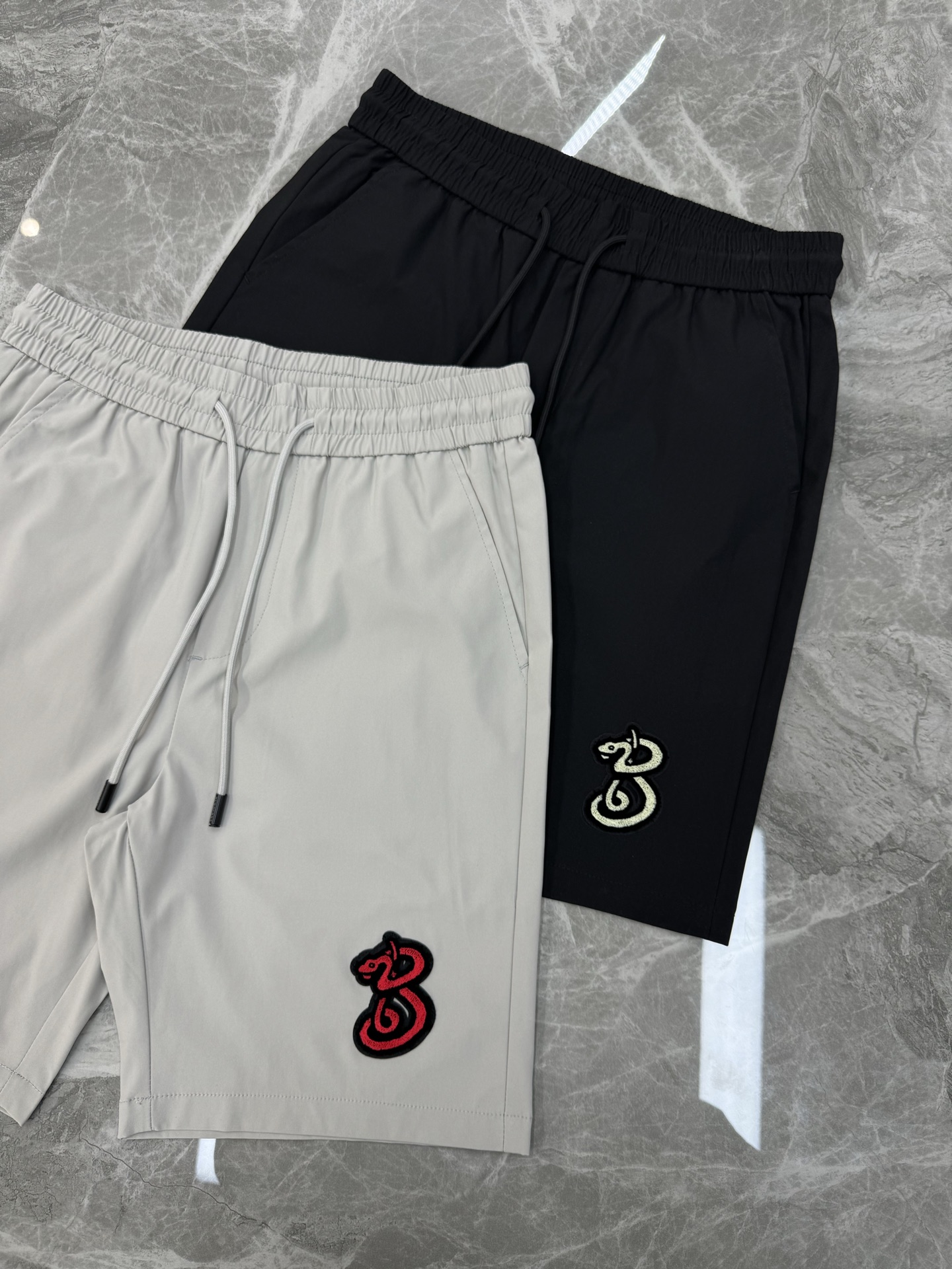 
BBR*巴宝莉25S夏季男士休闲五分裤.可搭配套装.字母元素绣花，干净利落.....功能性专业冷感四面